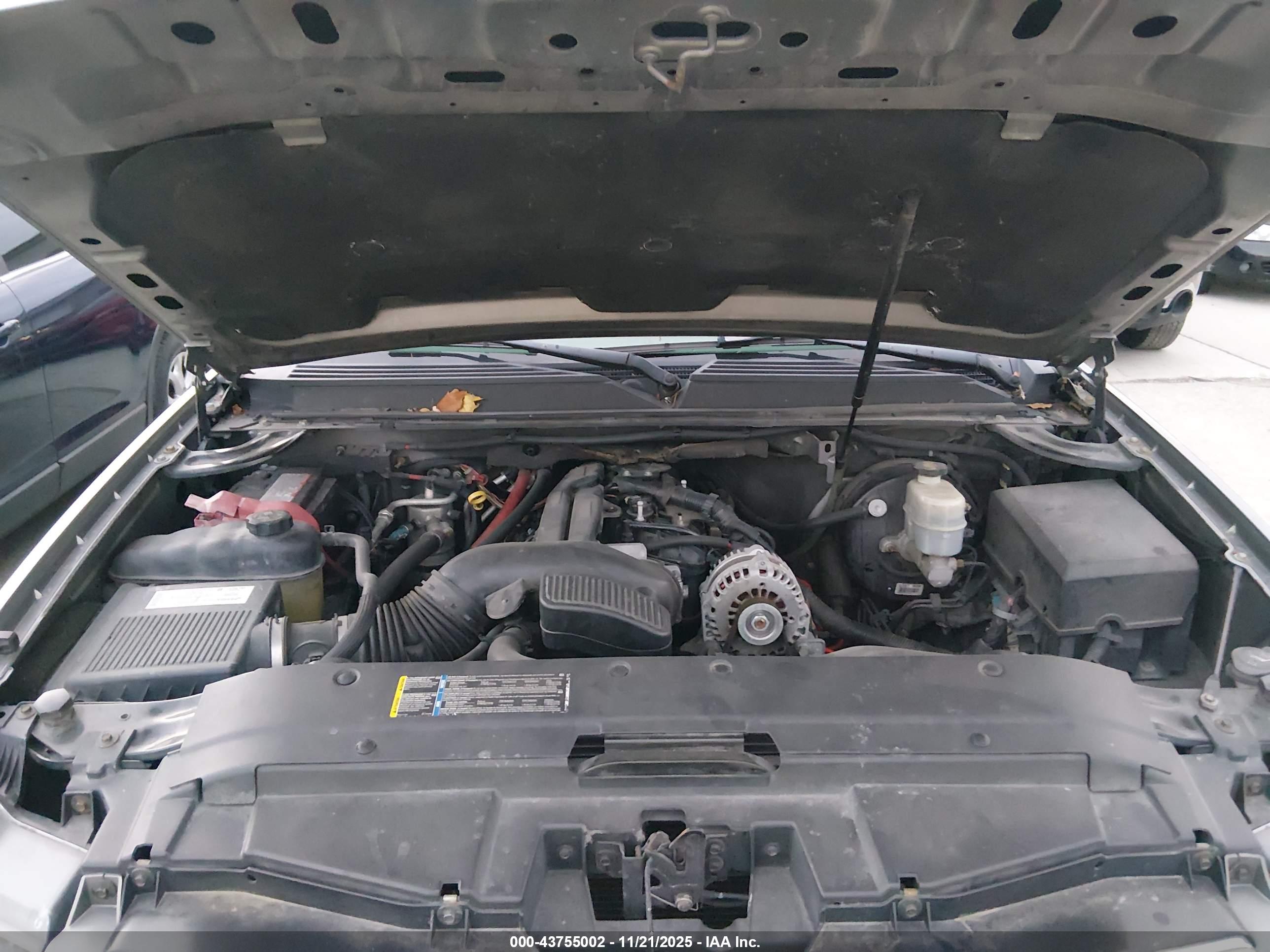 CHEVROLET TAHOE image 10
