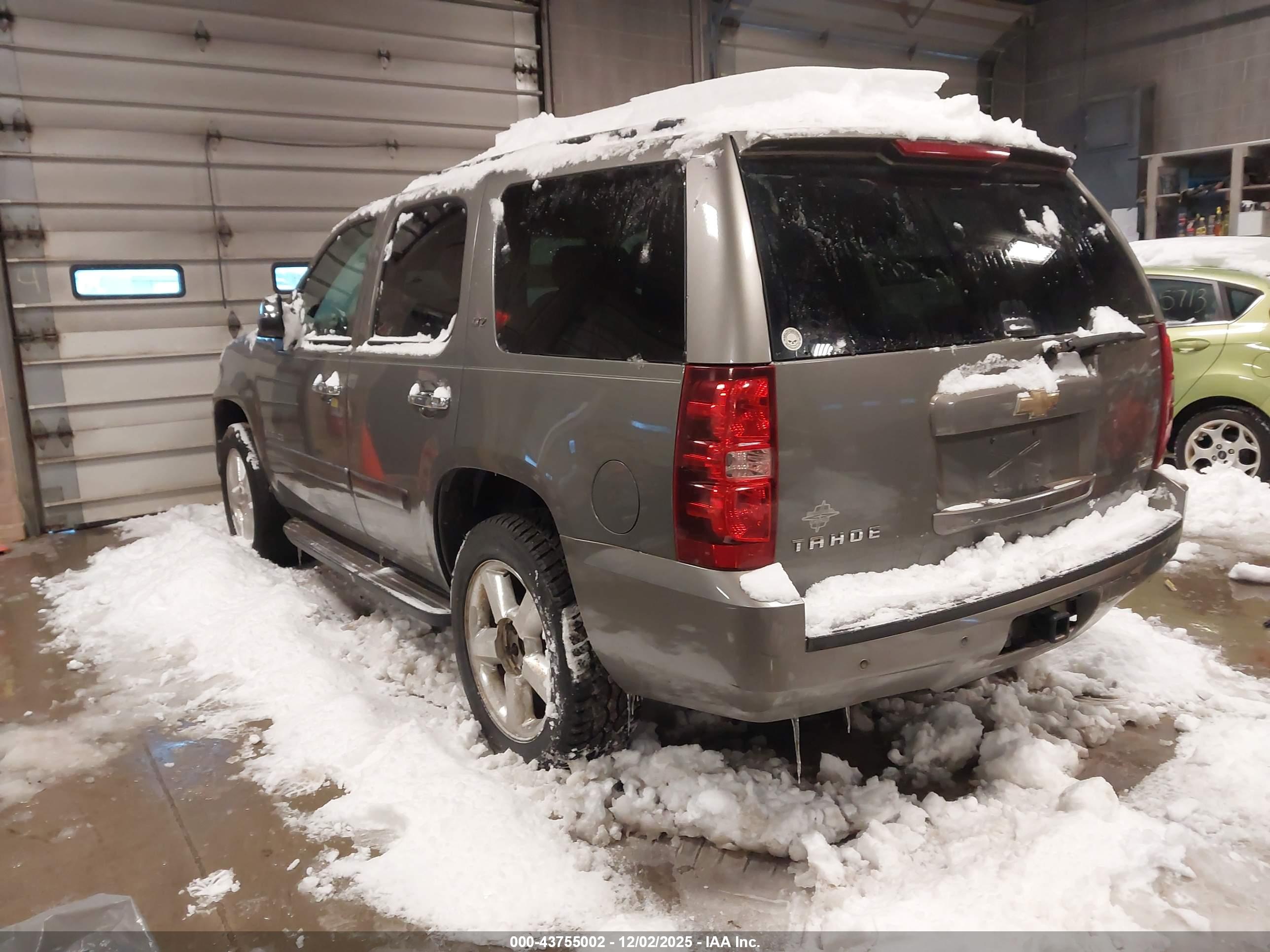 CHEVROLET TAHOE image 3