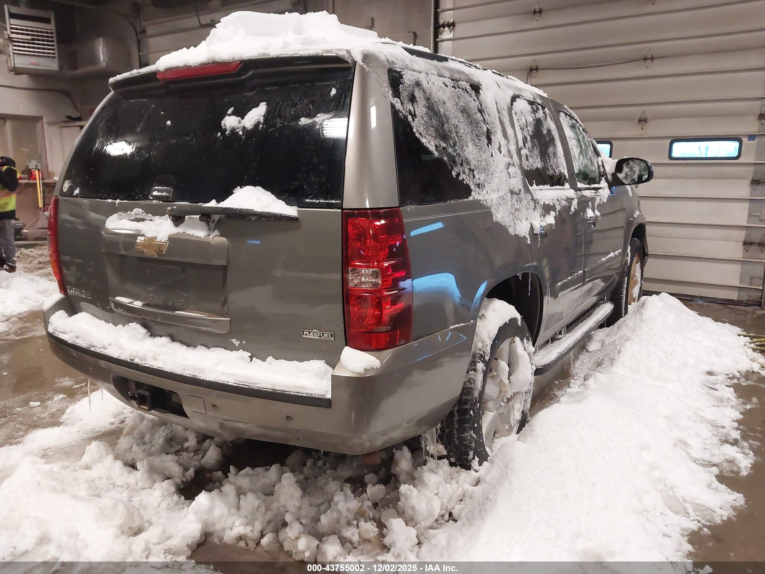 CHEVROLET TAHOE image 4