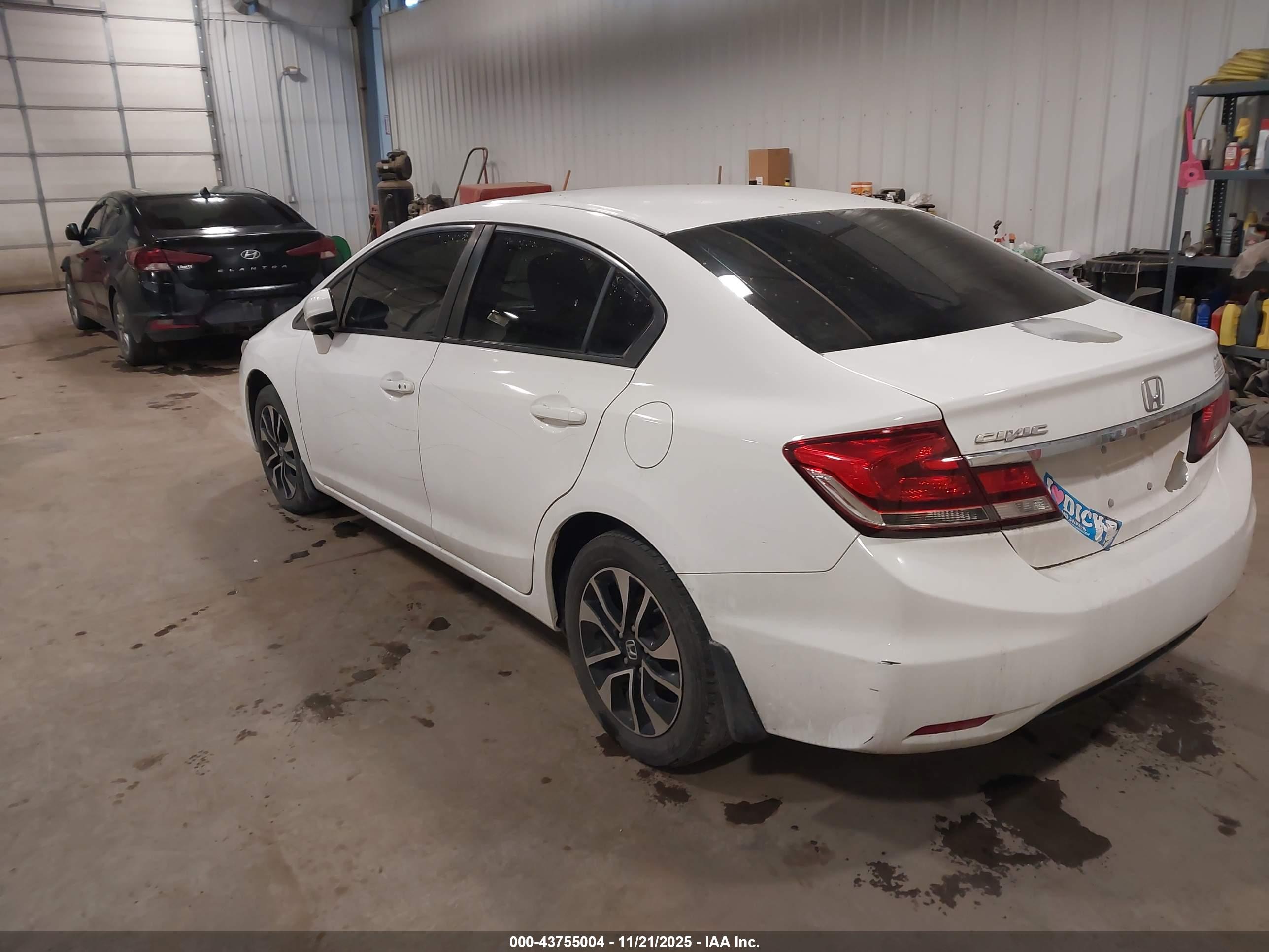HONDA CIVIC image 3