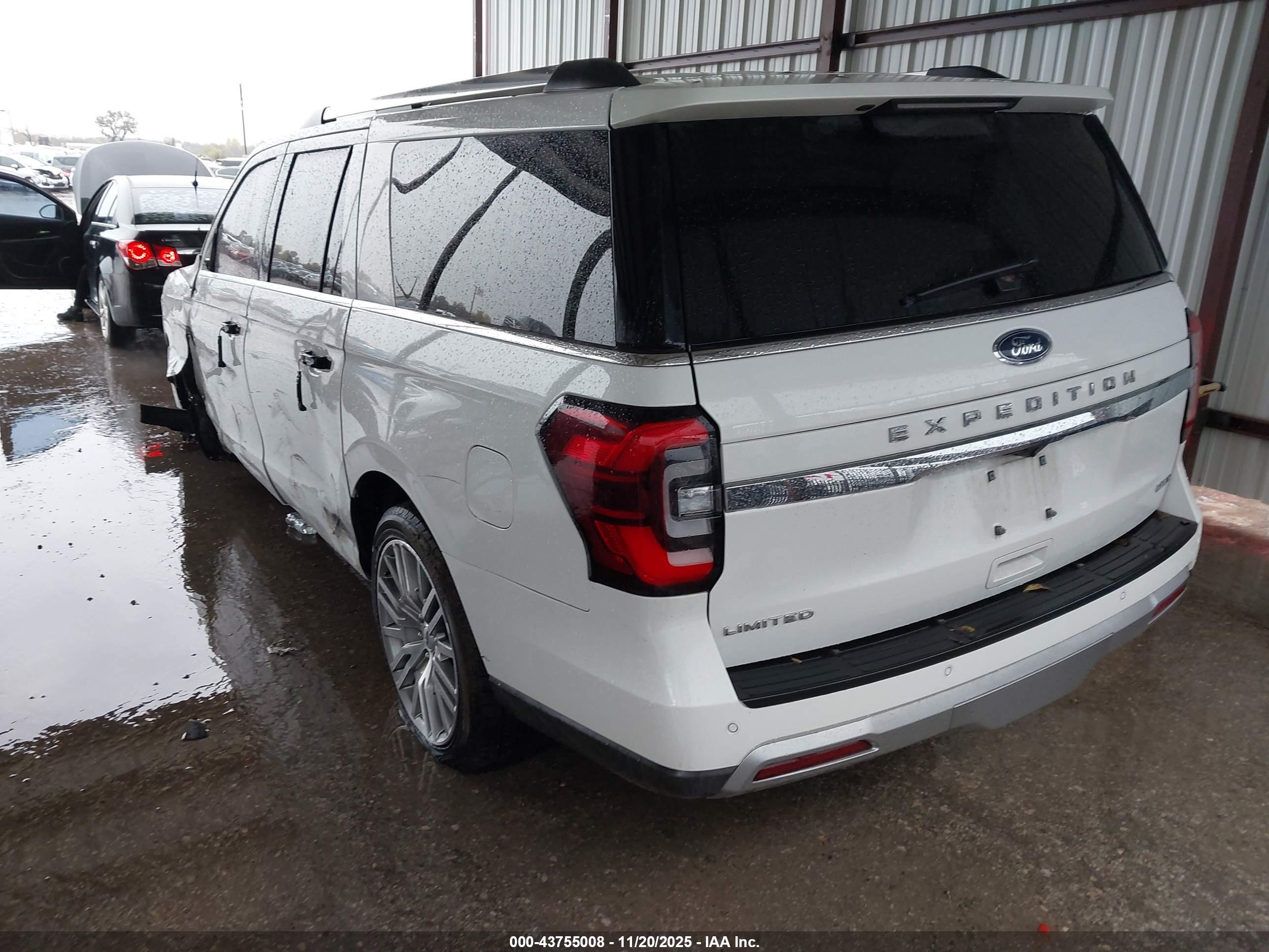 FORD EXPEDITION image 3
