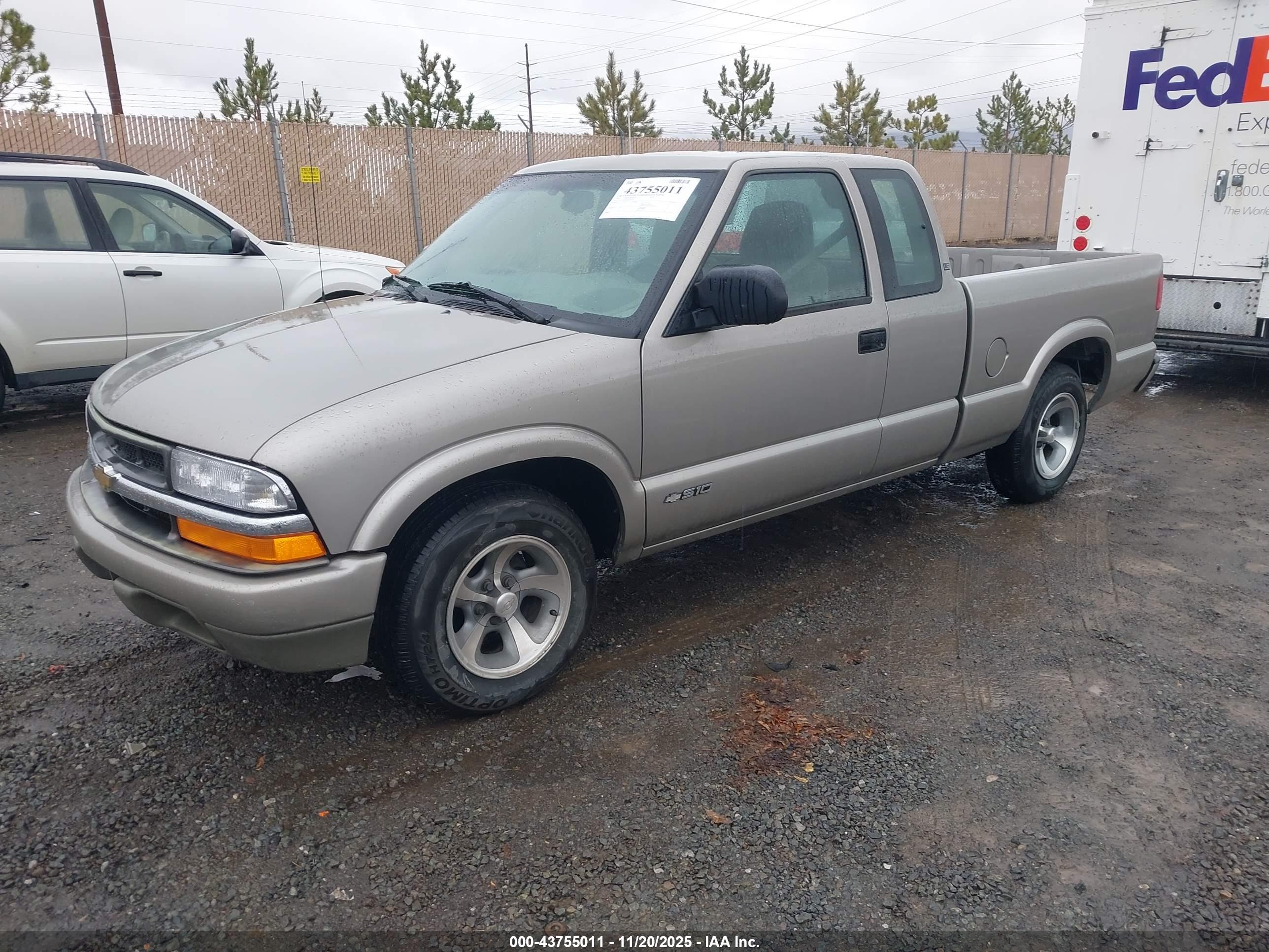 CHEVROLET S-10 image 2