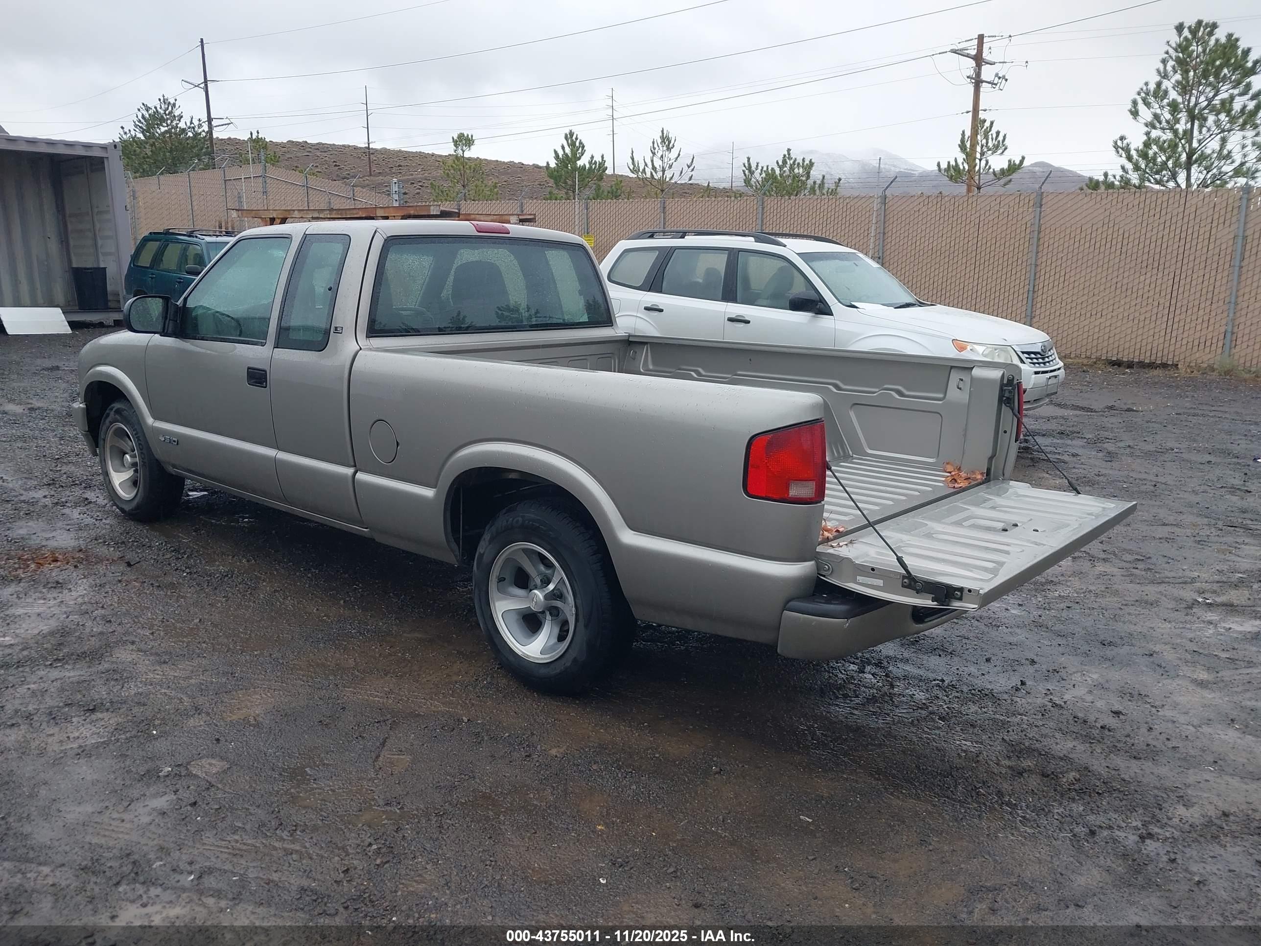 CHEVROLET S-10 image 3