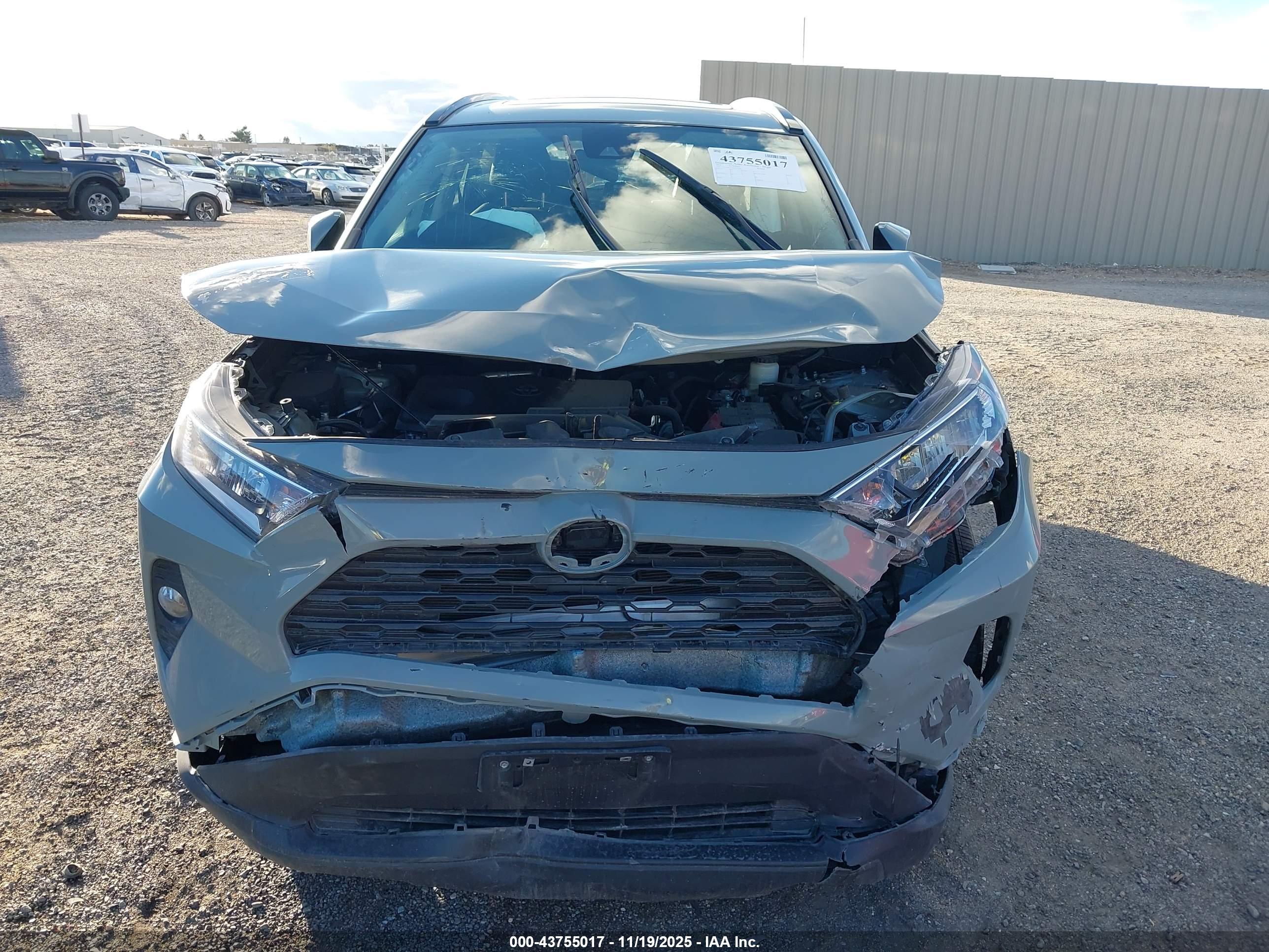 TOYOTA RAV4 image 6