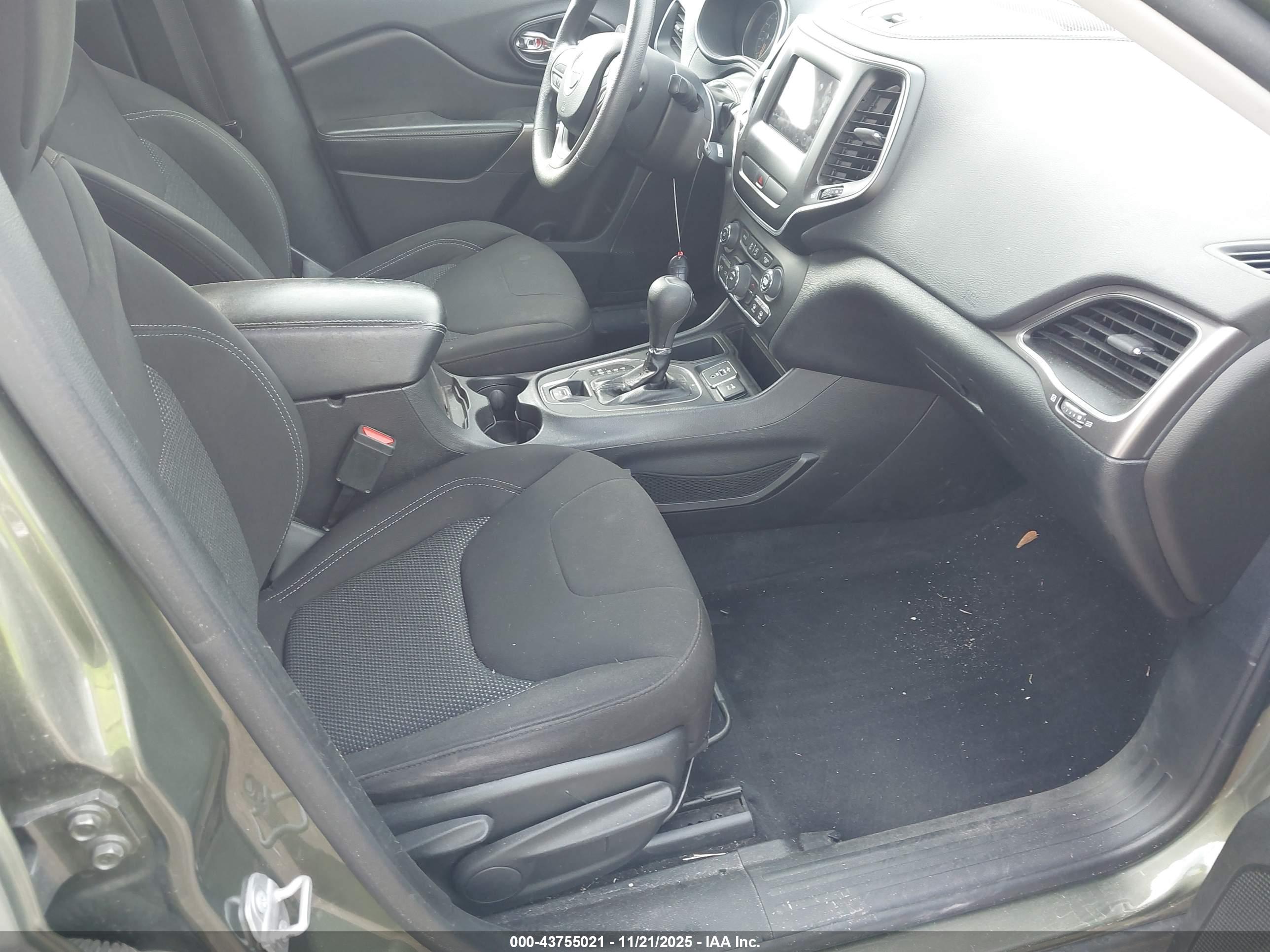 JEEP CHEROKEE image 5
