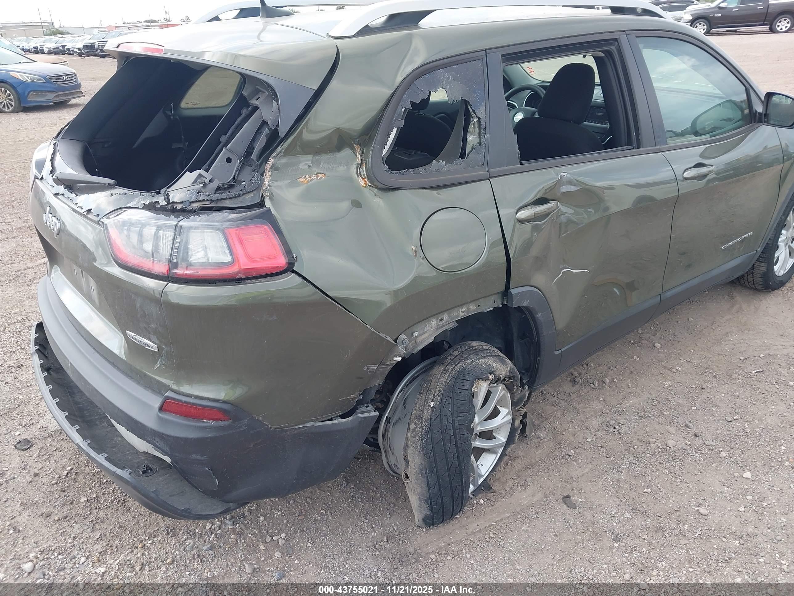JEEP CHEROKEE image 6