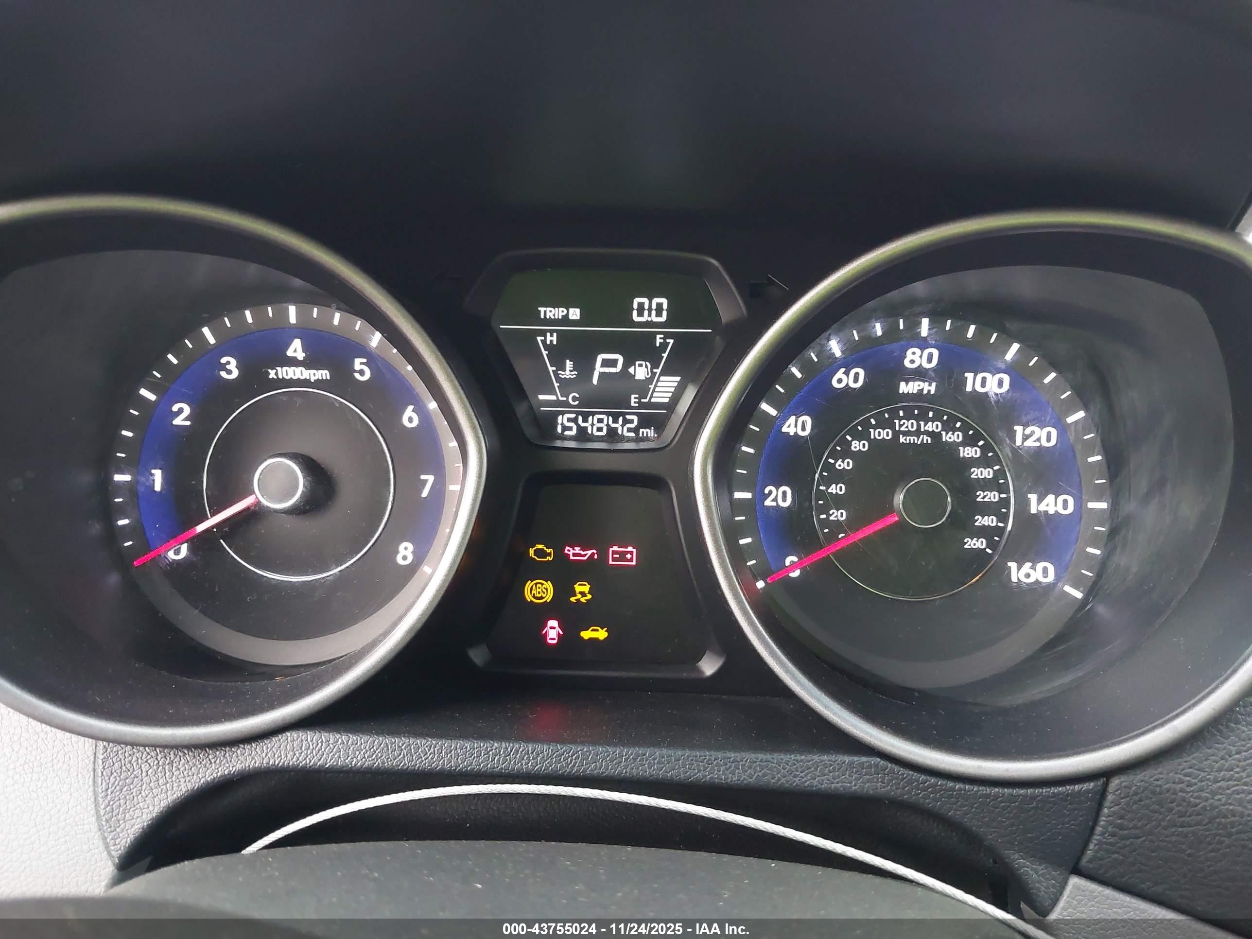 HYUNDAI ELANTRA image 7