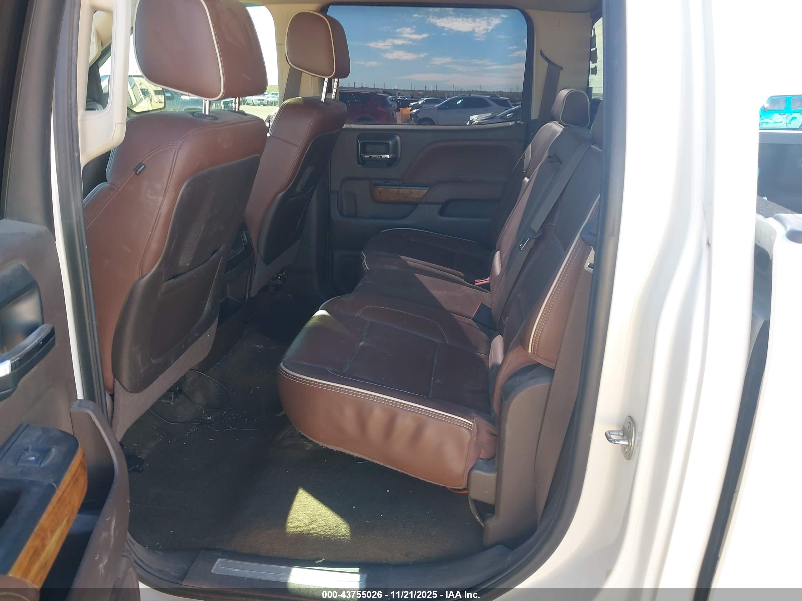 CHEVROLET SILVERADO image 8