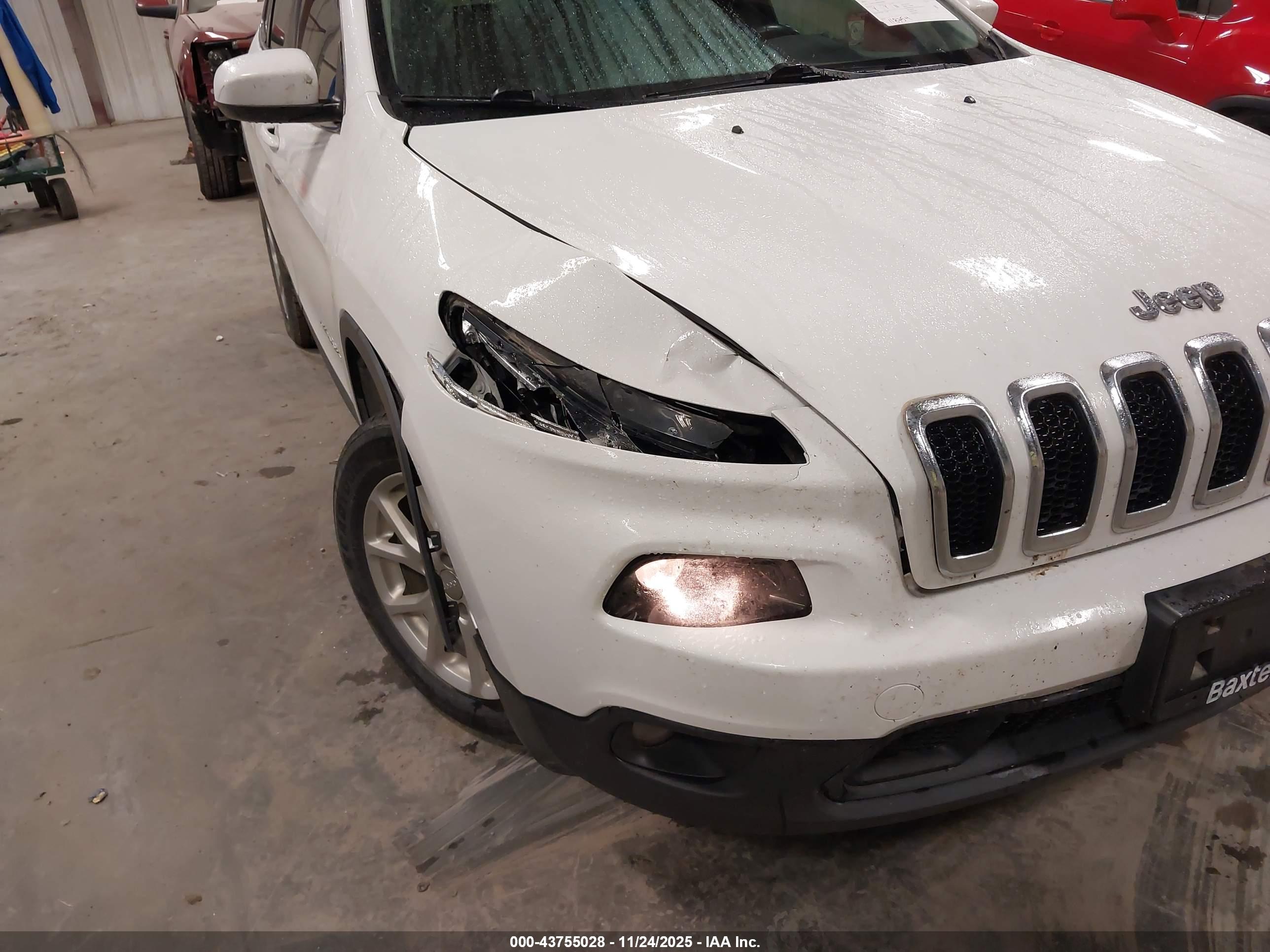 JEEP CHEROKEE image 6