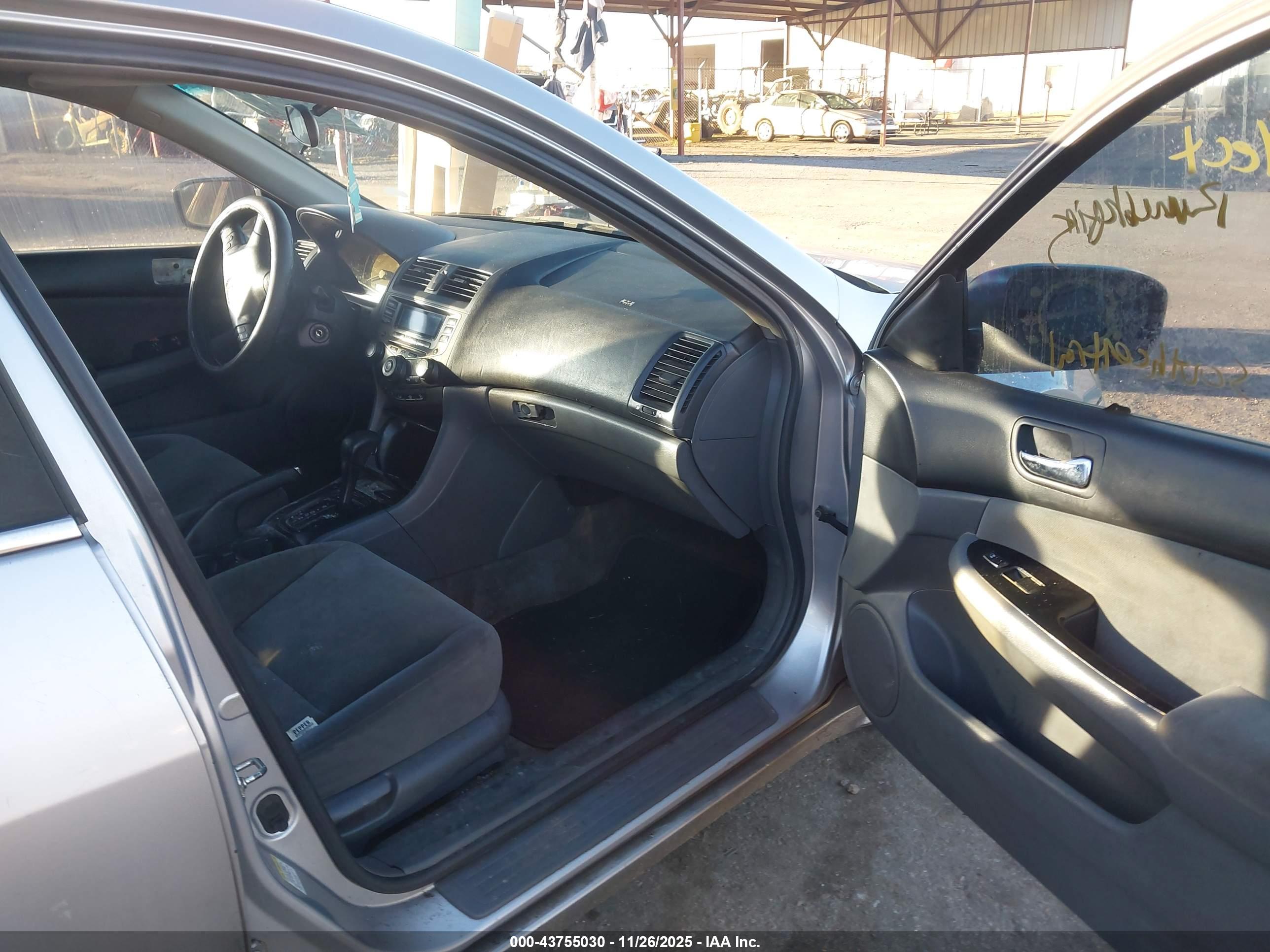 HONDA ACCORD image 5