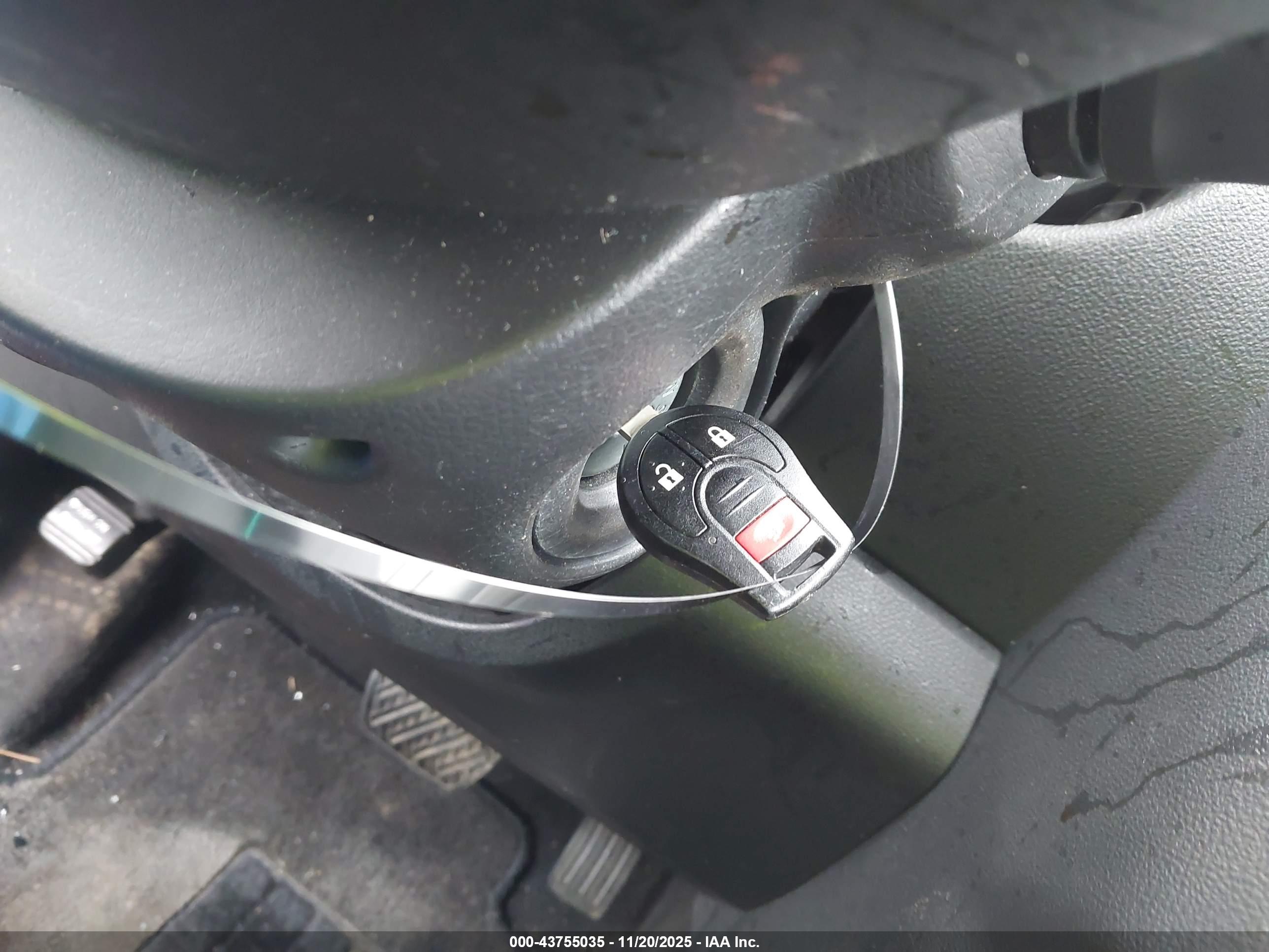 NISSAN ROGUE image 11