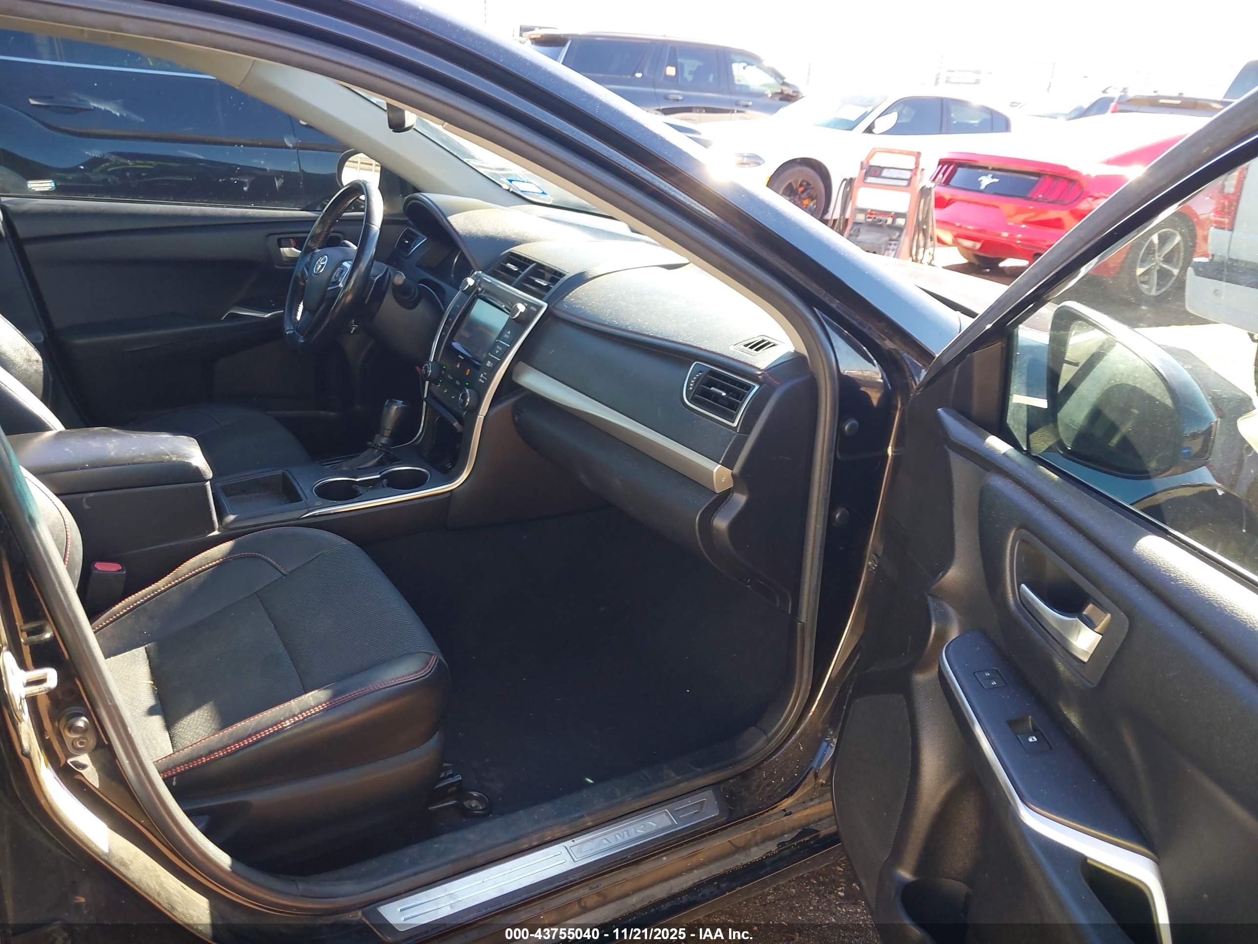 TOYOTA CAMRY image 5