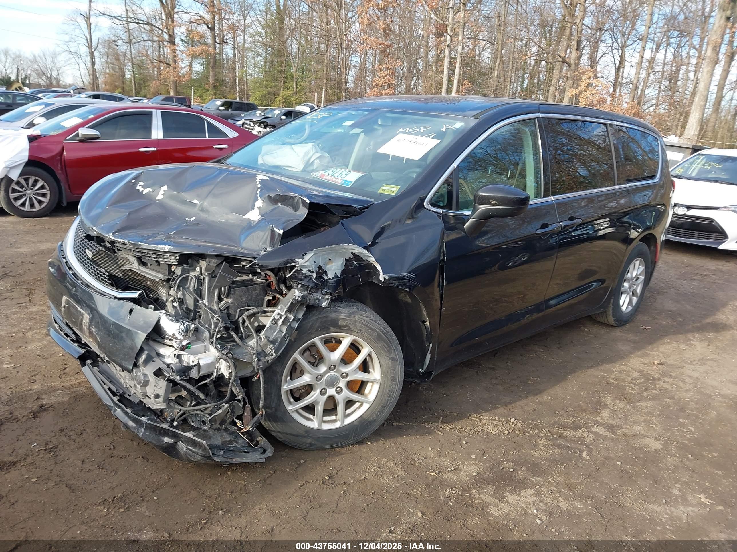 CHRYSLER PACIFICA image 2
