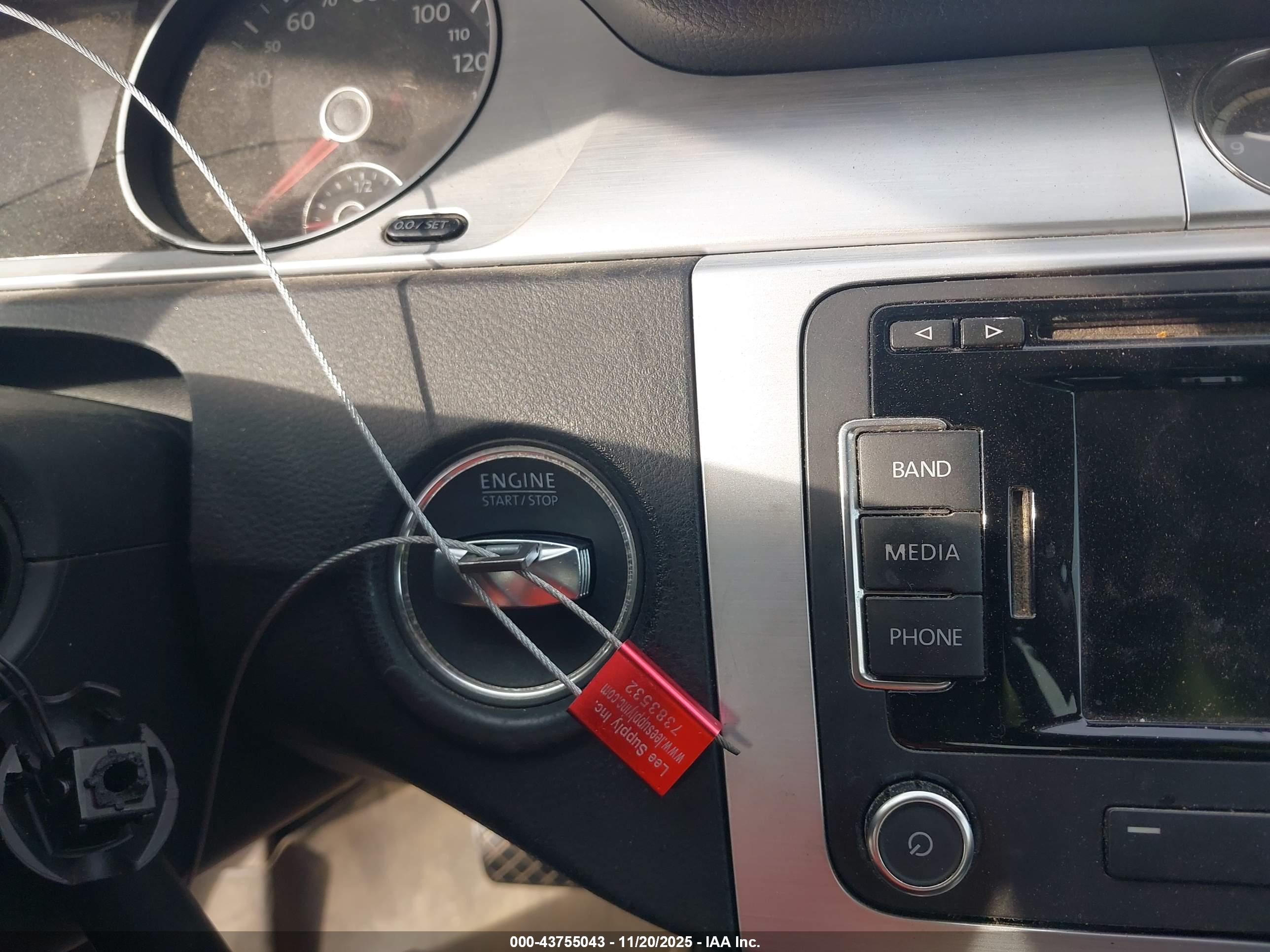 VOLKSWAGEN CC image 11