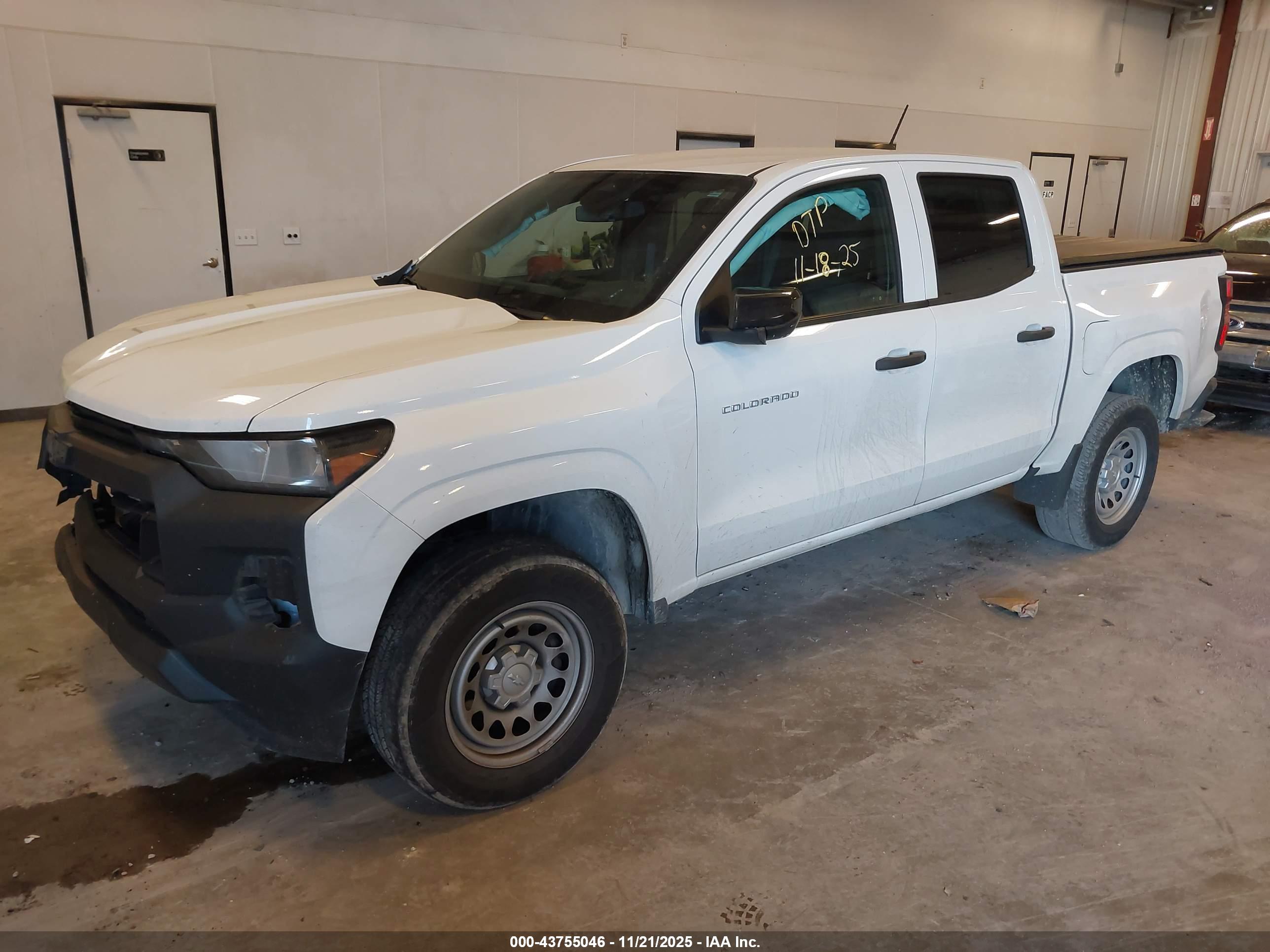 CHEVROLET COLORADO image 2