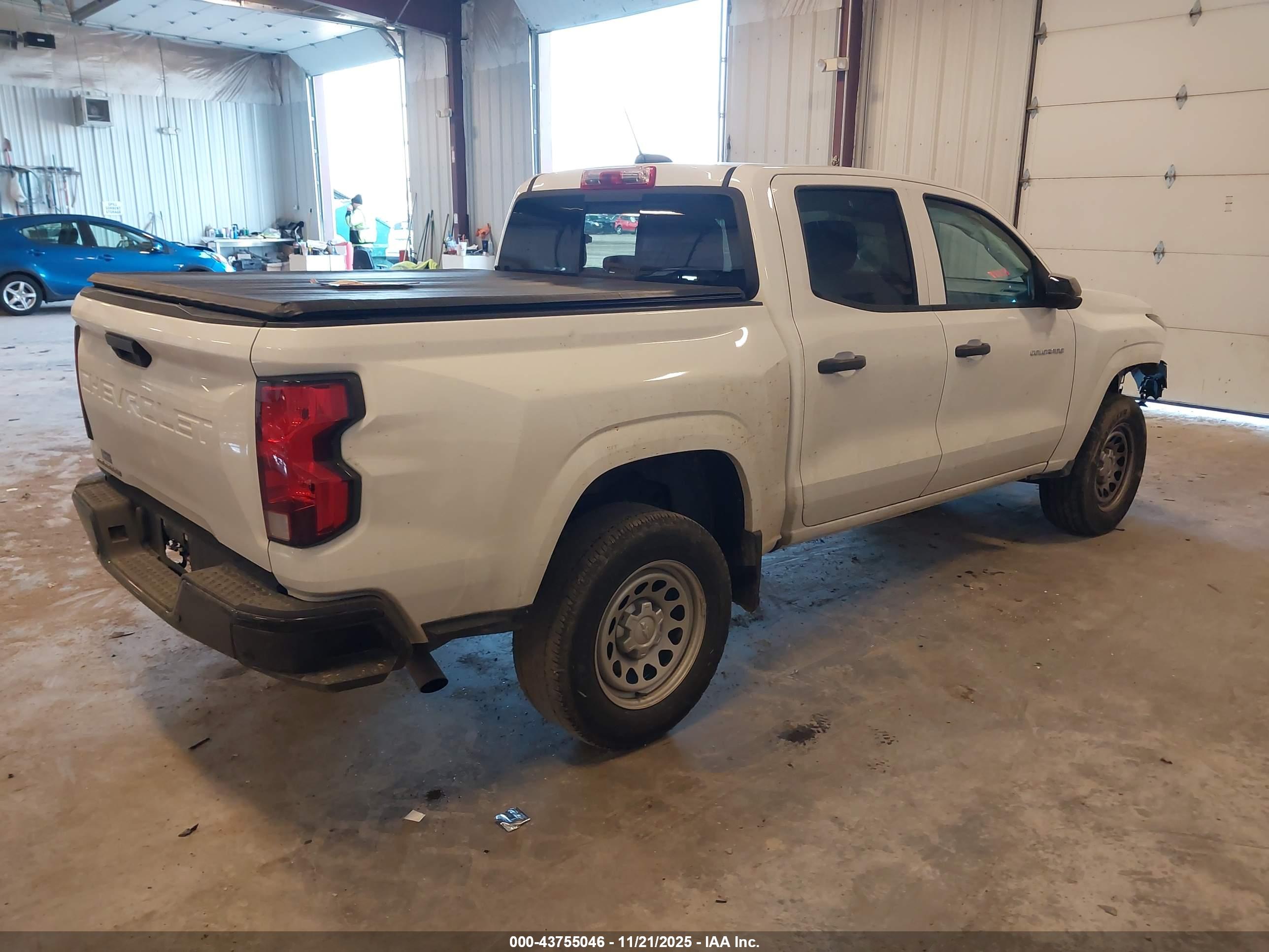 CHEVROLET COLORADO image 4