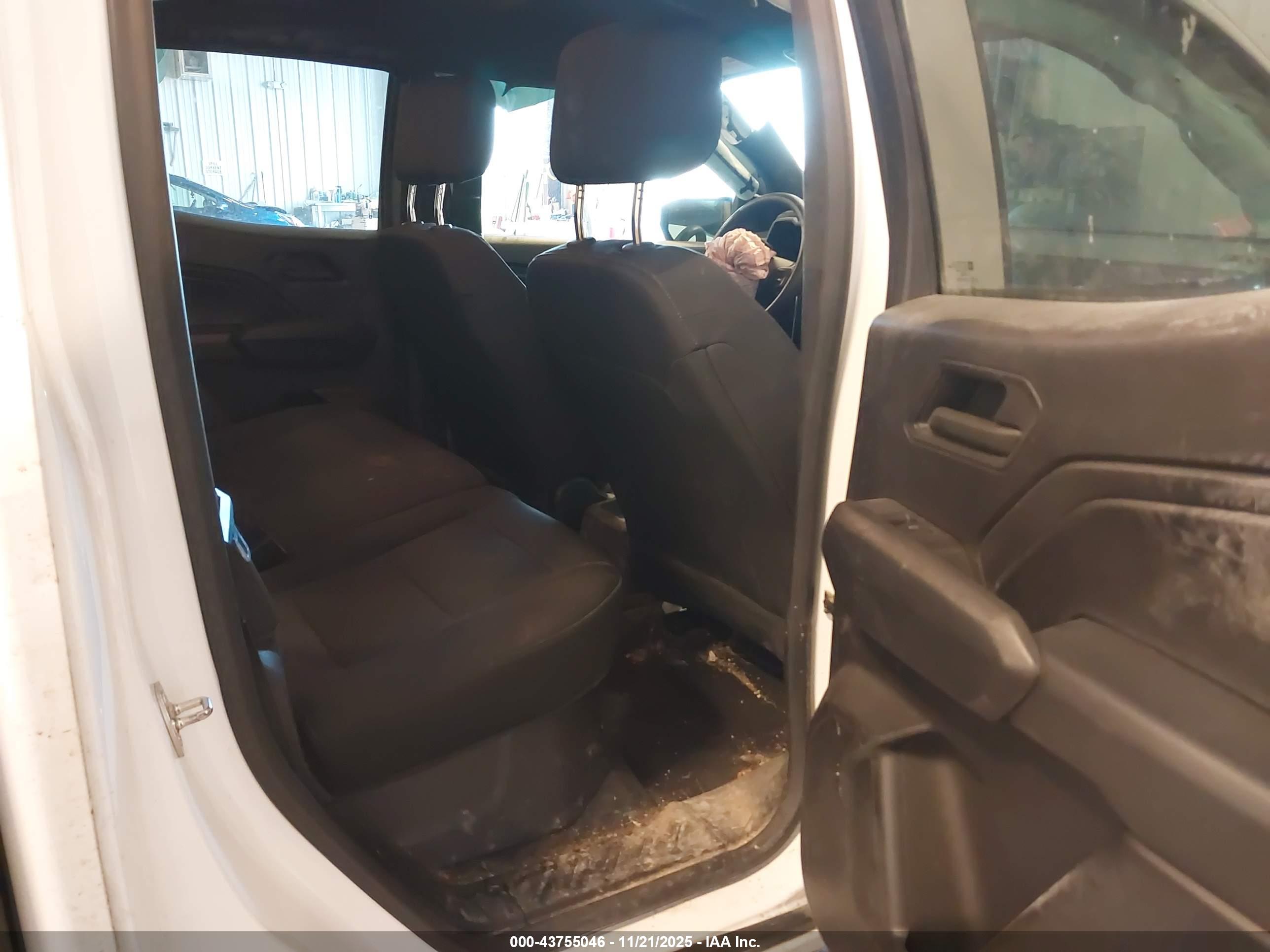 CHEVROLET COLORADO image 8