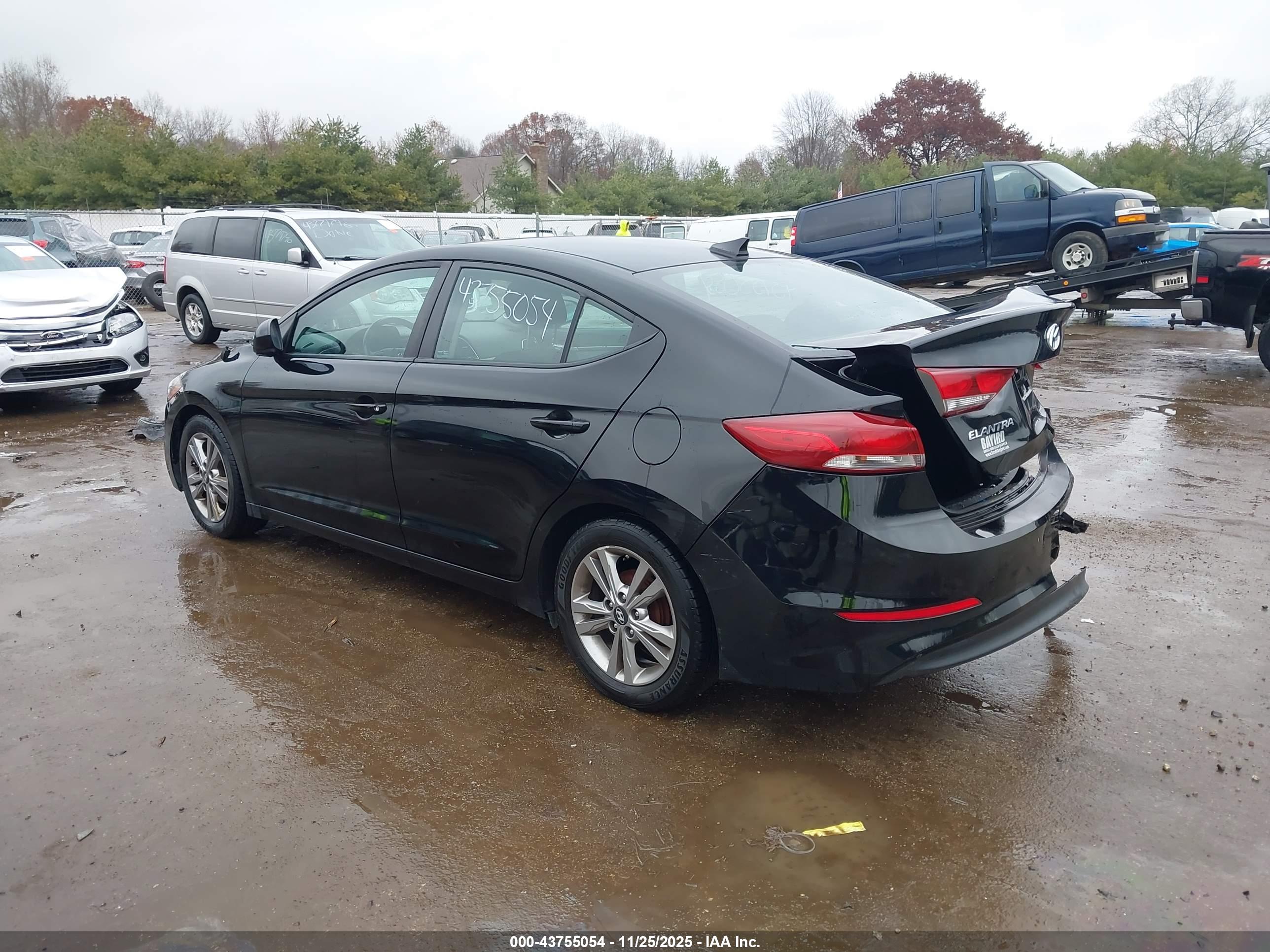 HYUNDAI ELANTRA image 3