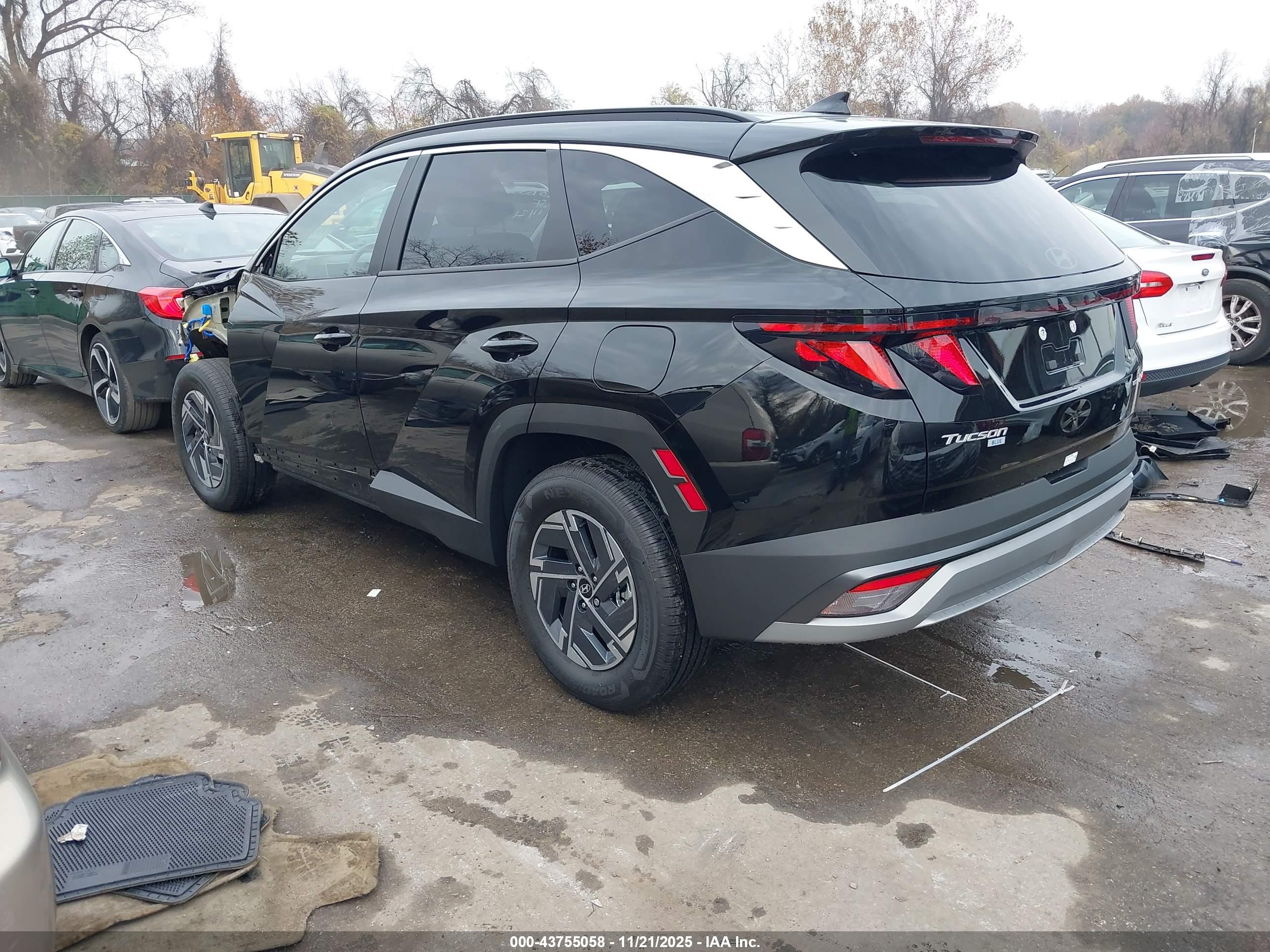 HYUNDAI TUCSON image 3