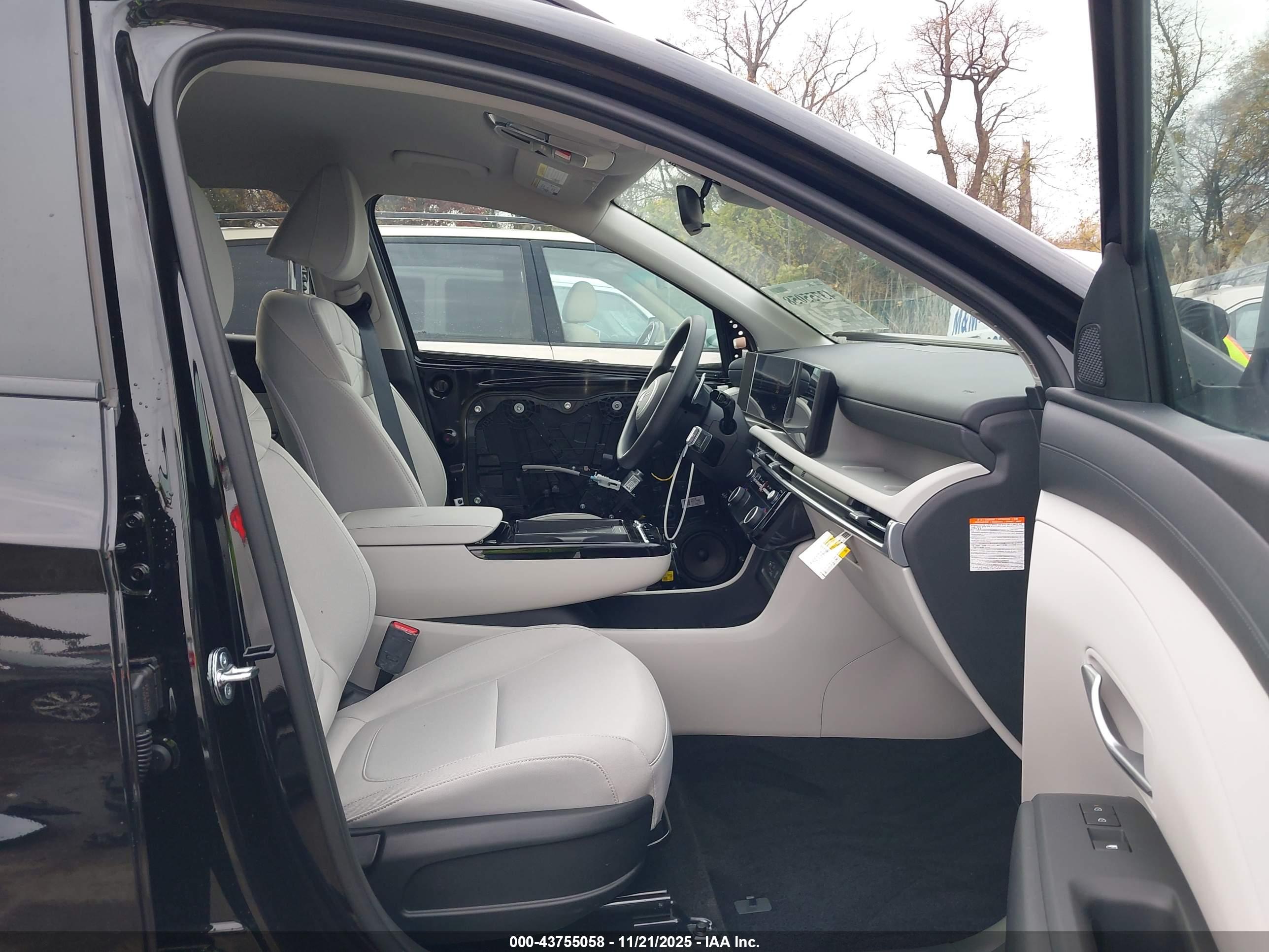 HYUNDAI TUCSON image 5