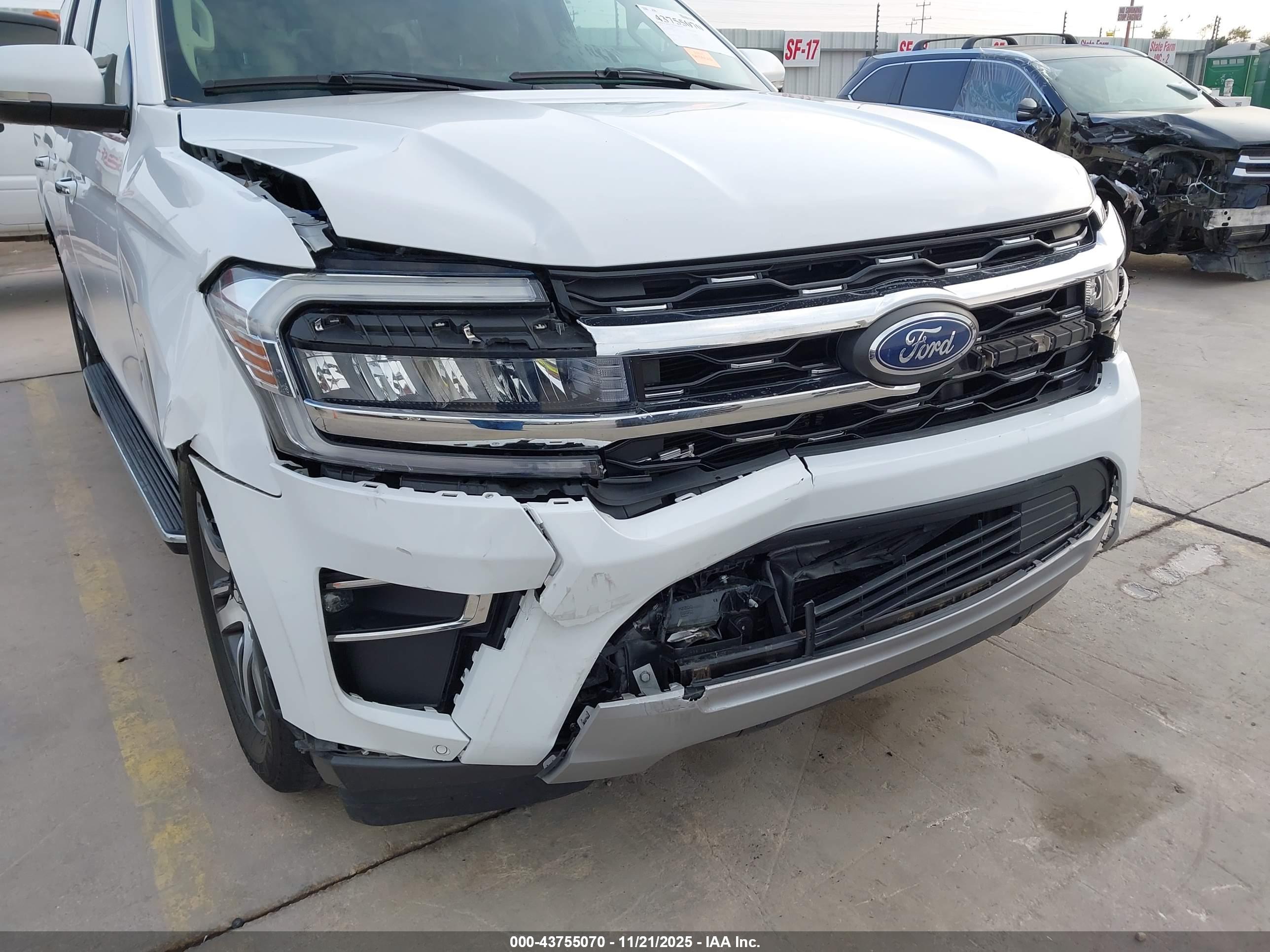 FORD EXPEDITION image 6