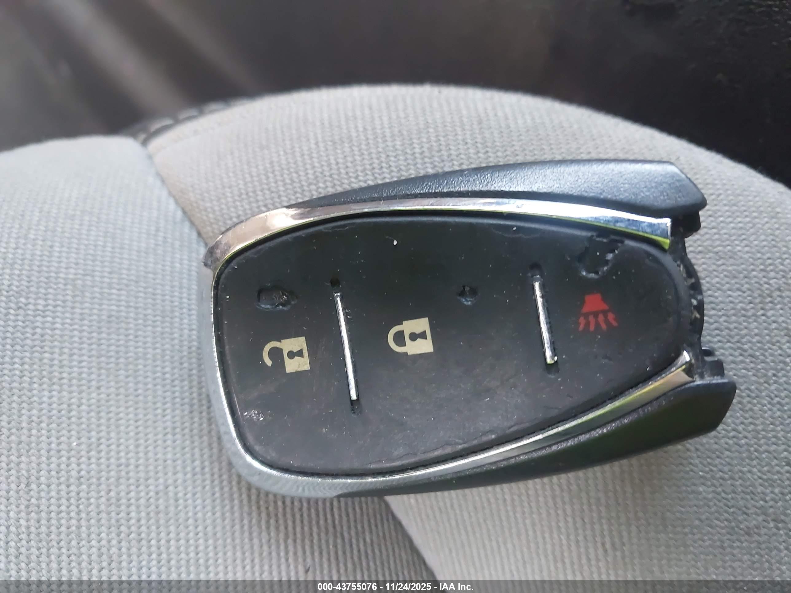 CHEVROLET EQUINOX image 11