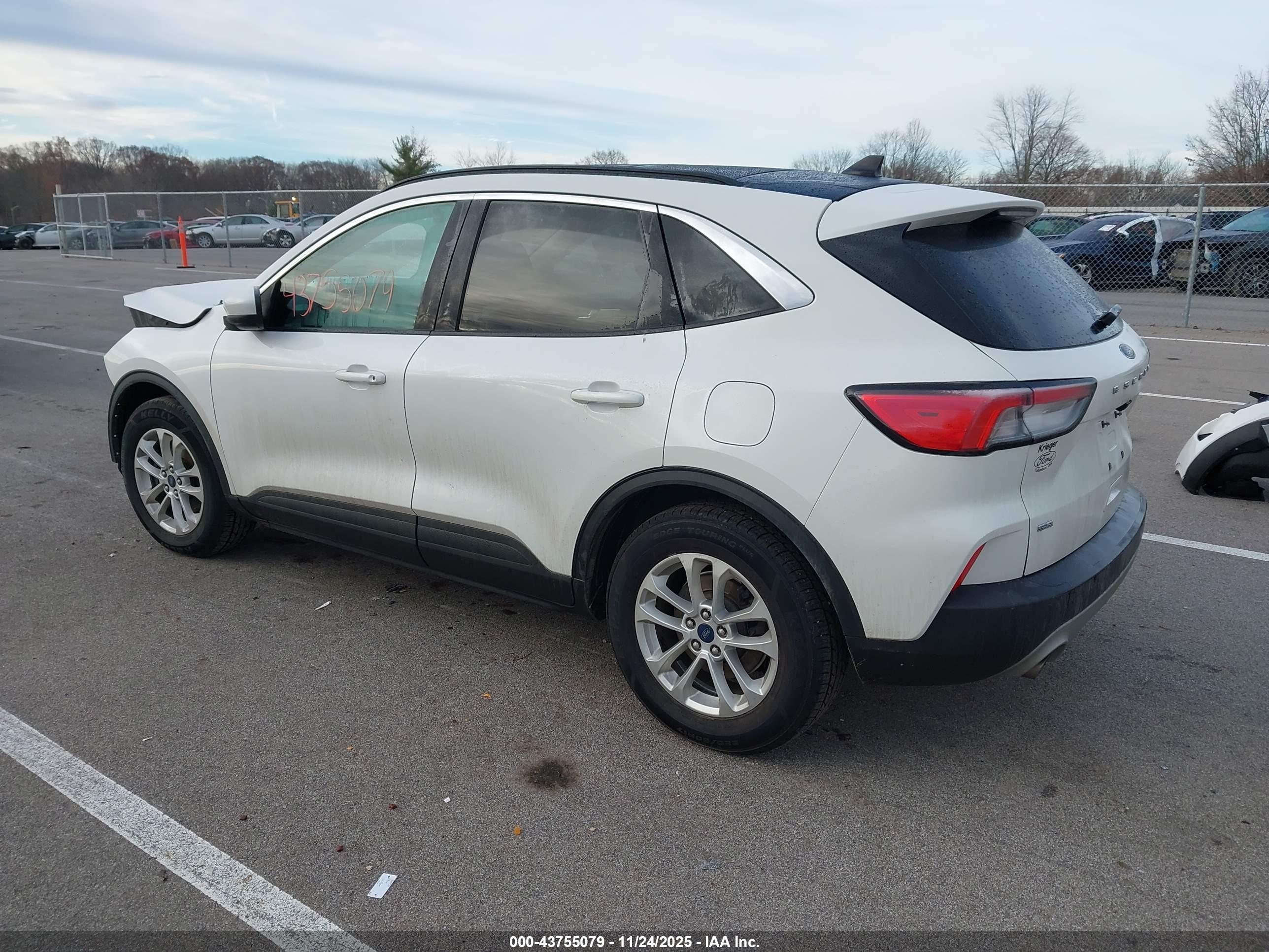 FORD ESCAPE image 3