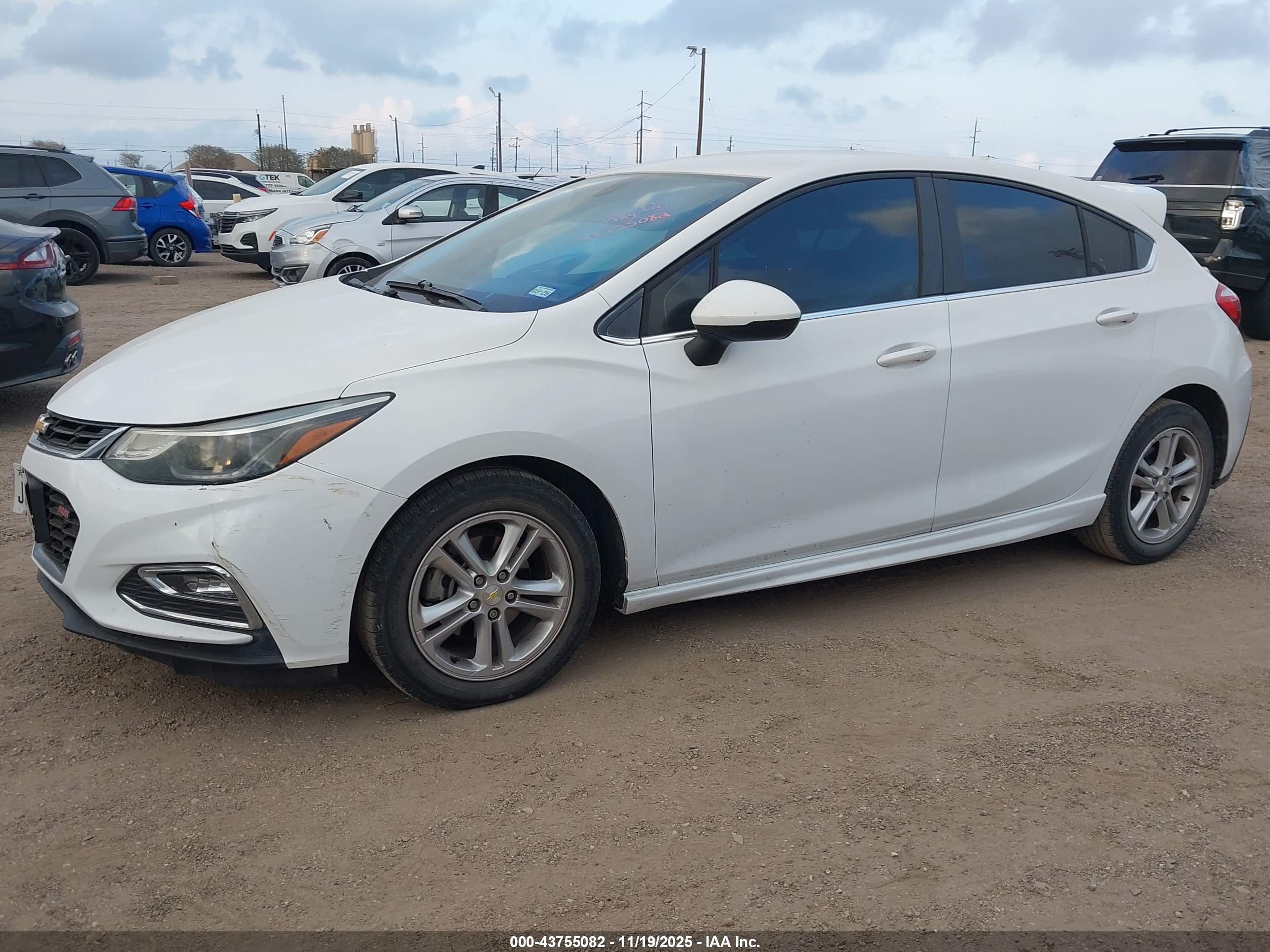 CHEVROLET CRUZE image 2
