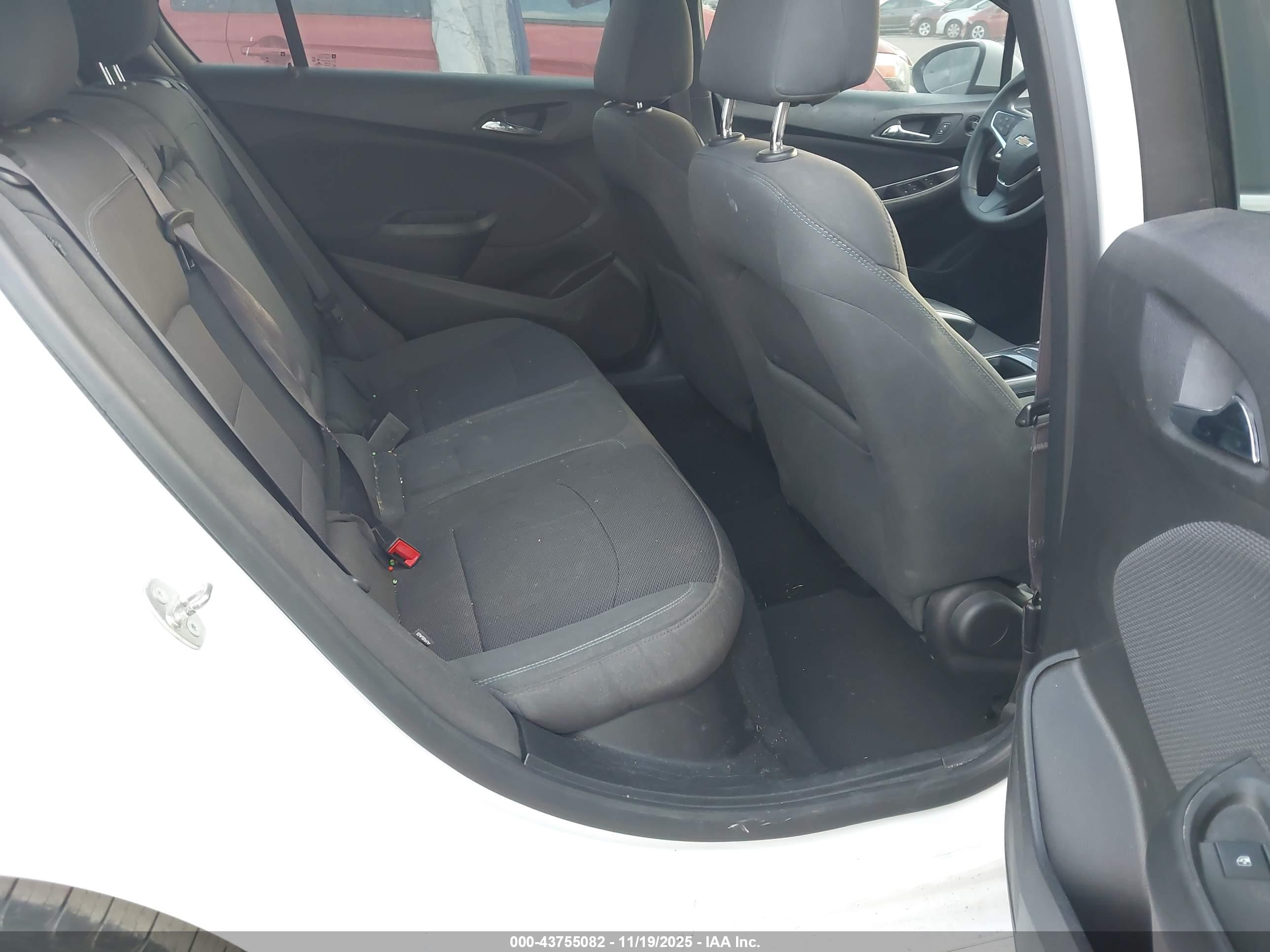 CHEVROLET CRUZE image 8