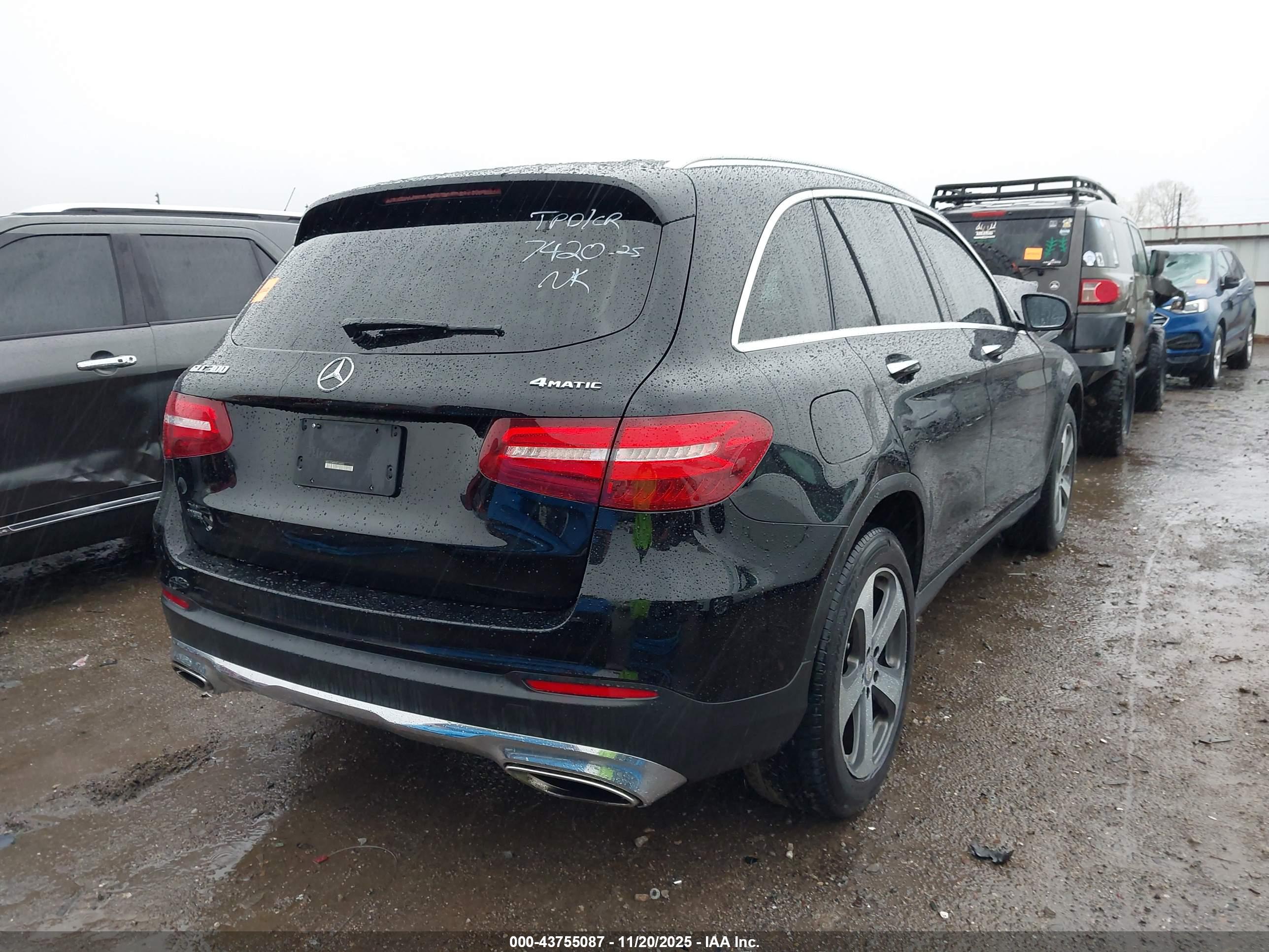 MERCEDES-BENZ GLC image 4