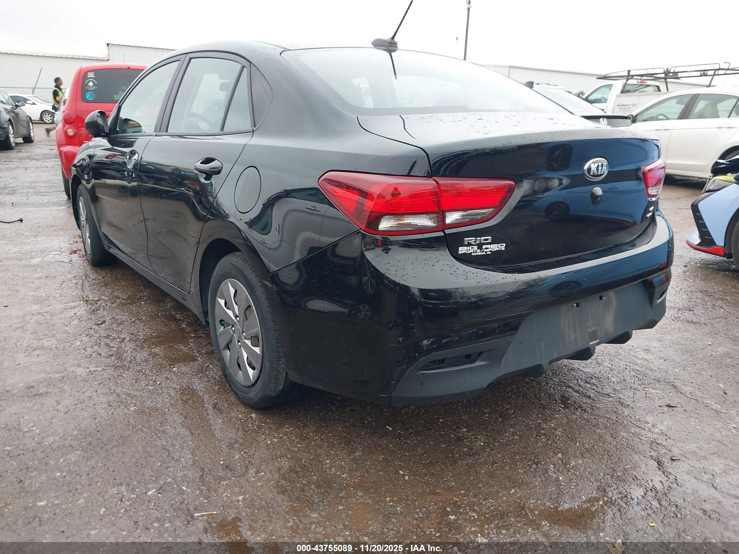 KIA RIO image 3
