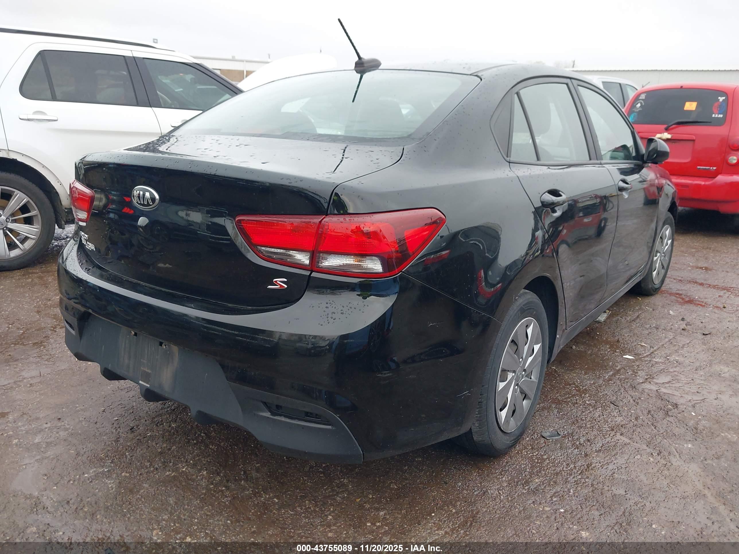 KIA RIO image 4