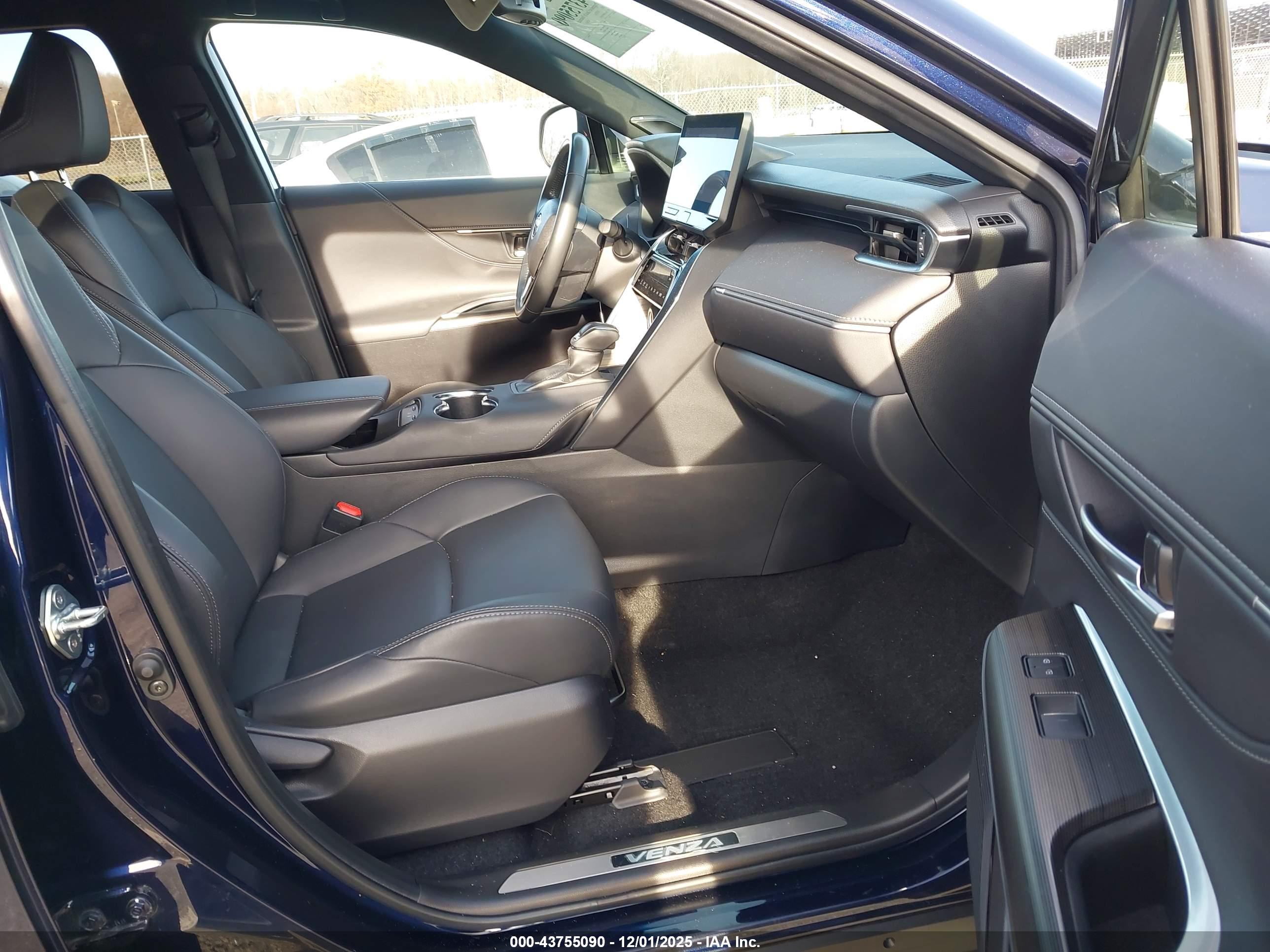 TOYOTA VENZA image 5