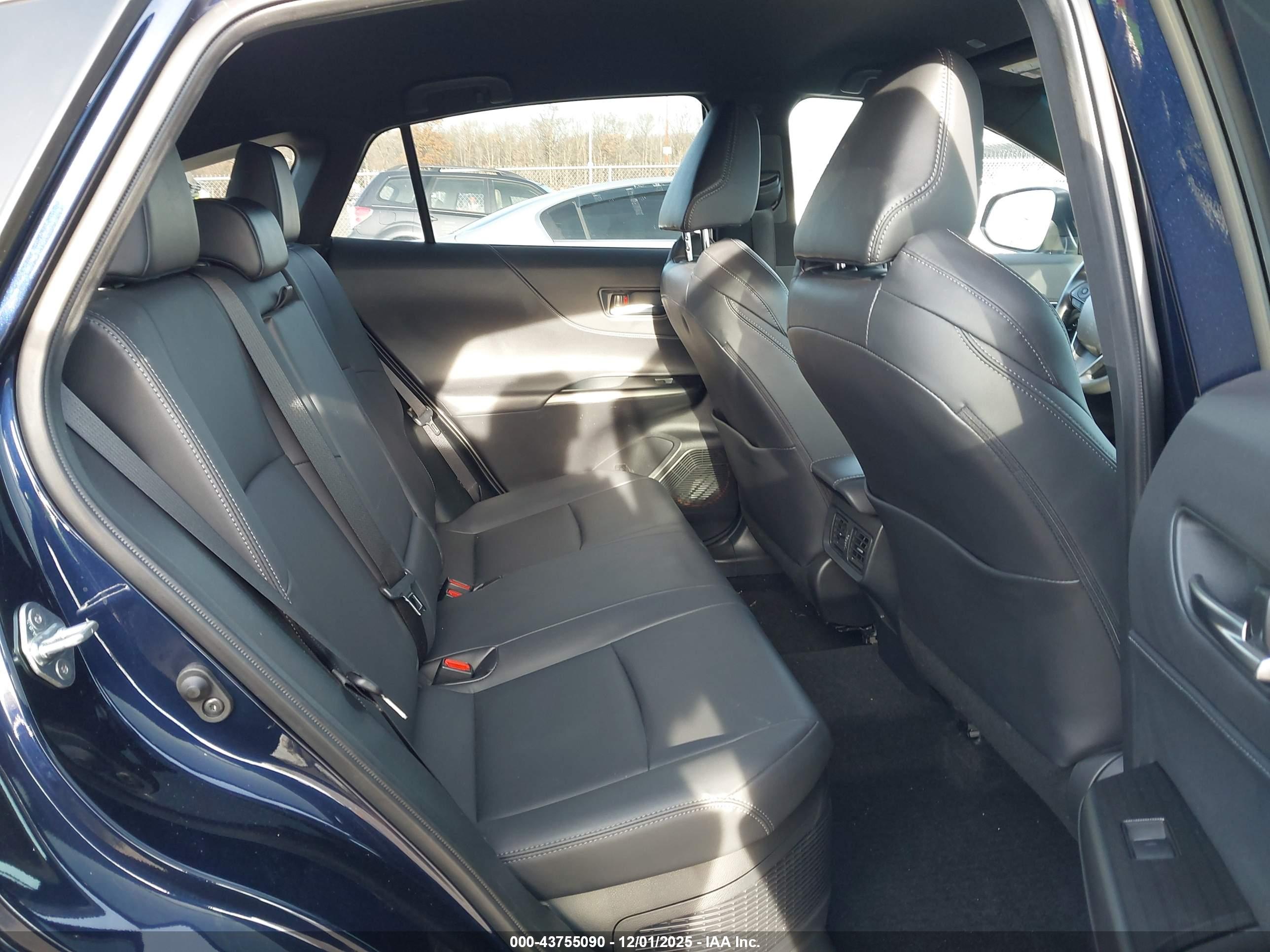 TOYOTA VENZA image 8