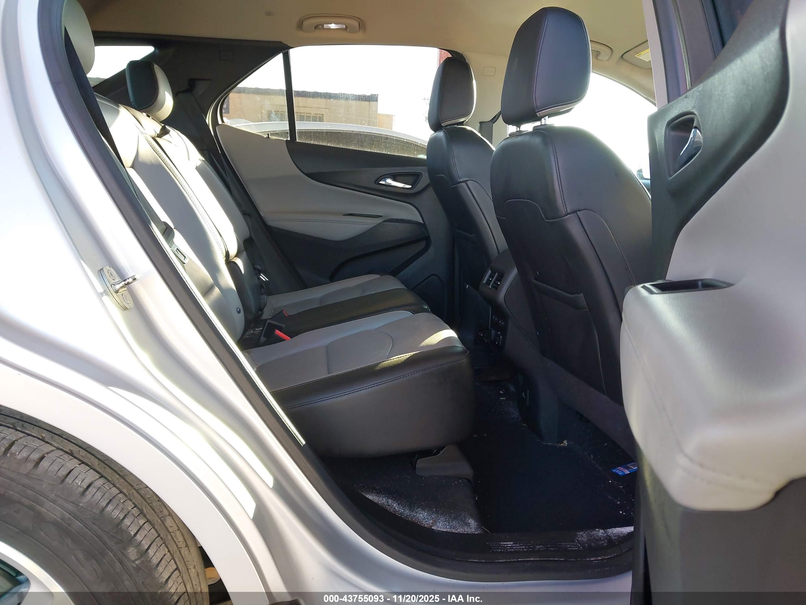CHEVROLET EQUINOX image 8