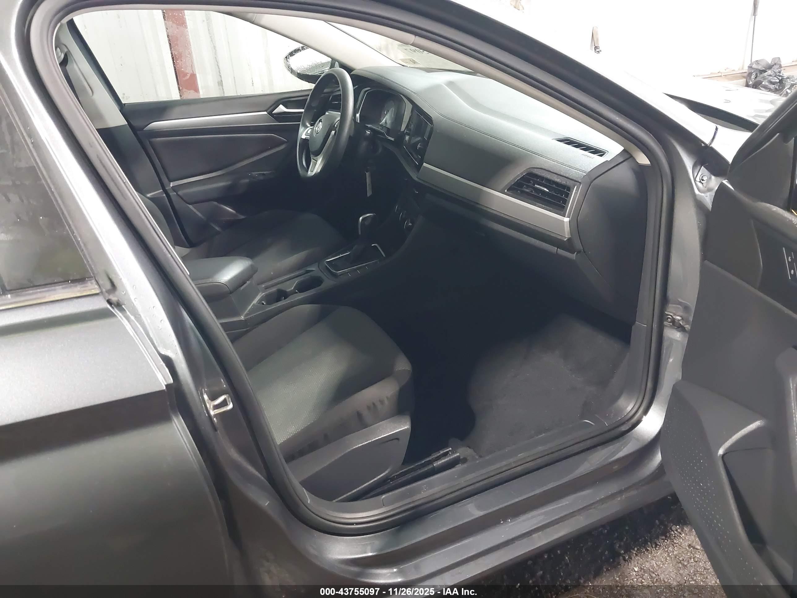 VOLKSWAGEN JETTA image 5