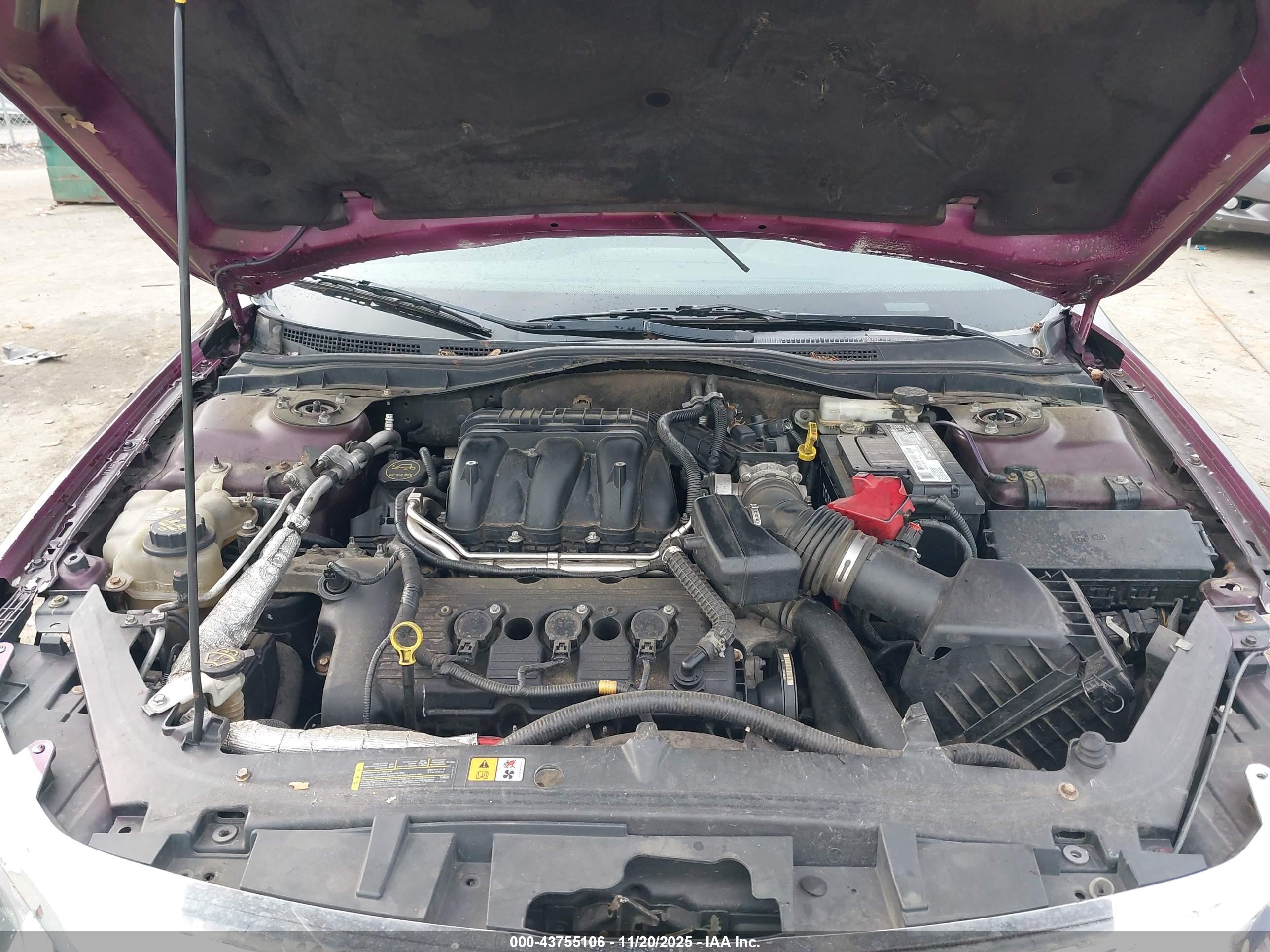 FORD FUSION image 10