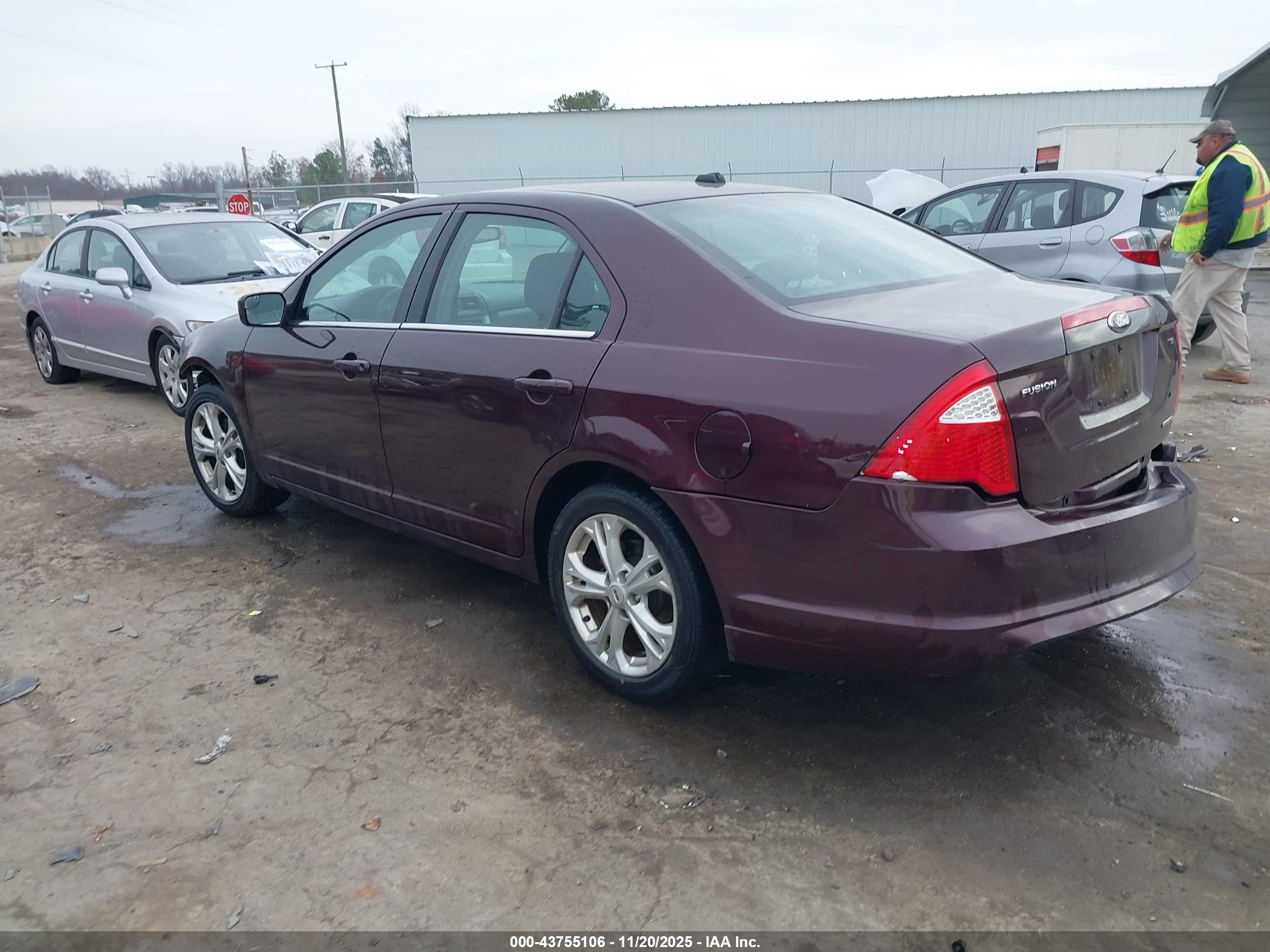 FORD FUSION image 3