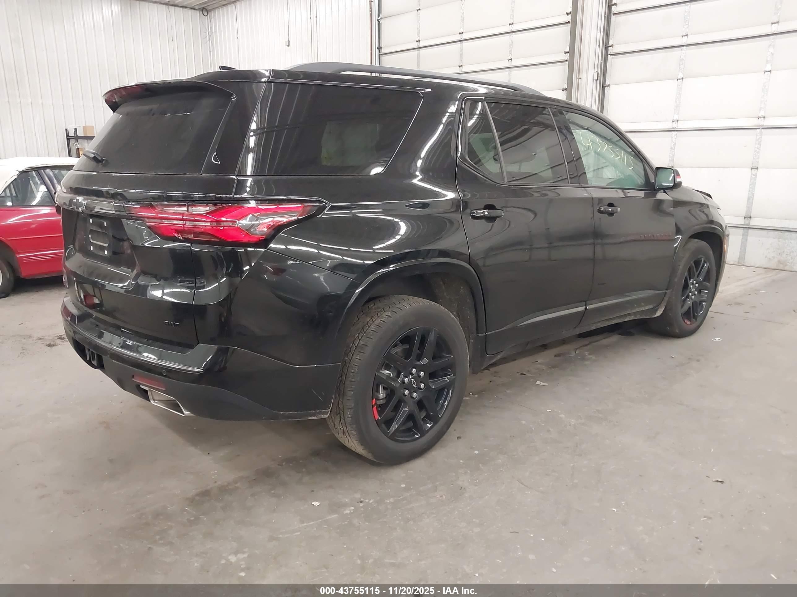 CHEVROLET TRAVERSE image 4