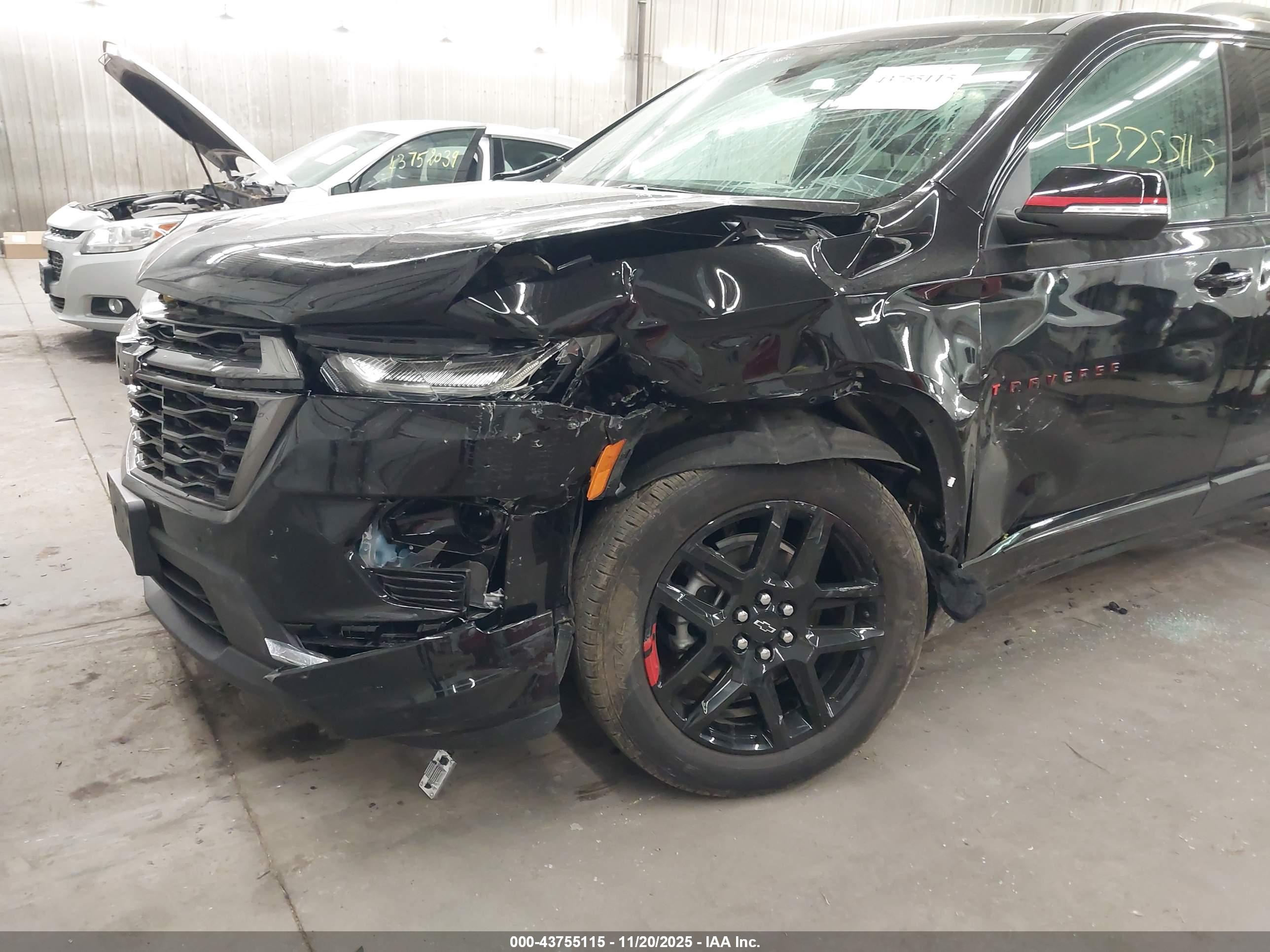 CHEVROLET TRAVERSE image 6