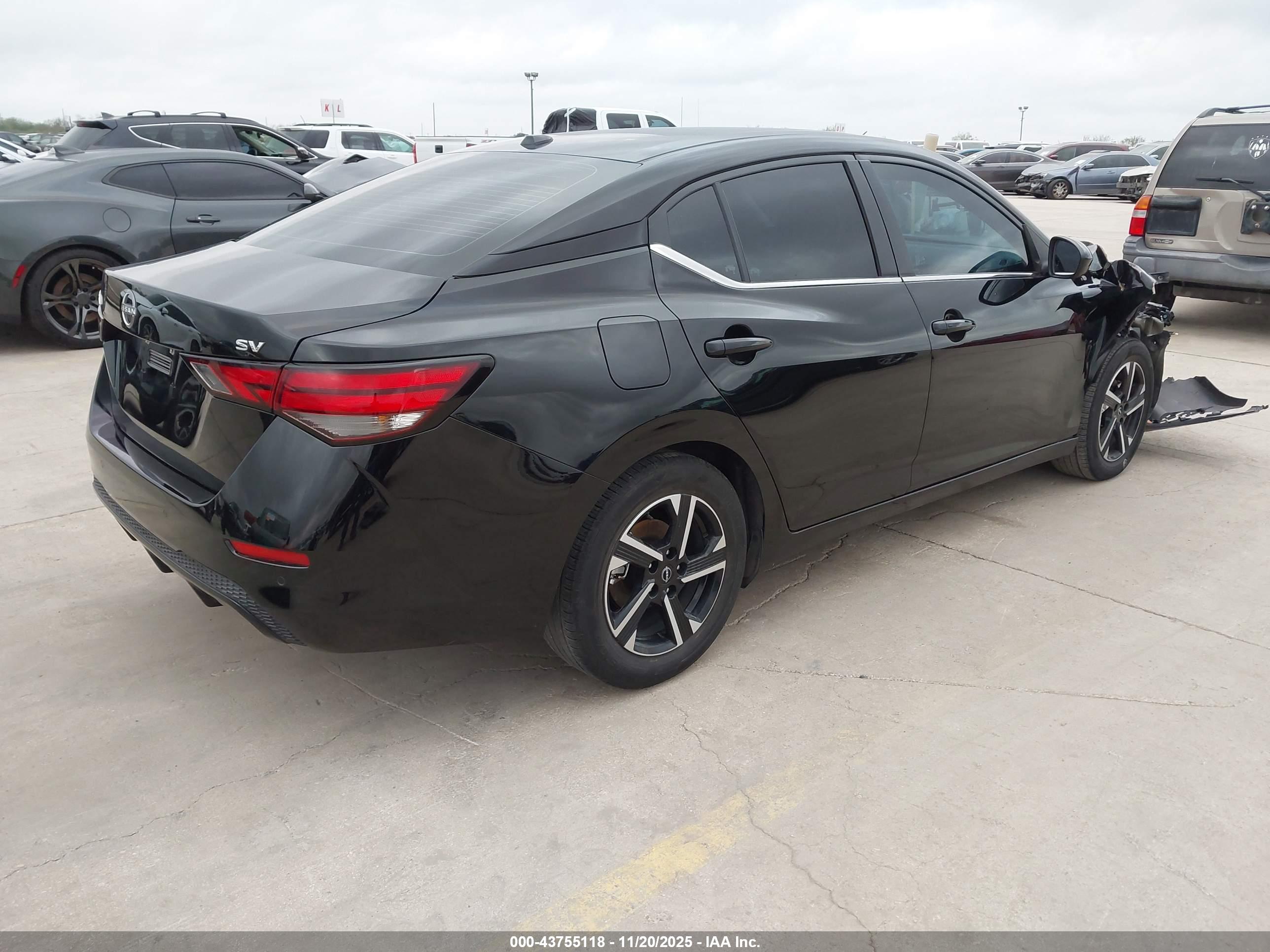 NISSAN SENTRA image 4
