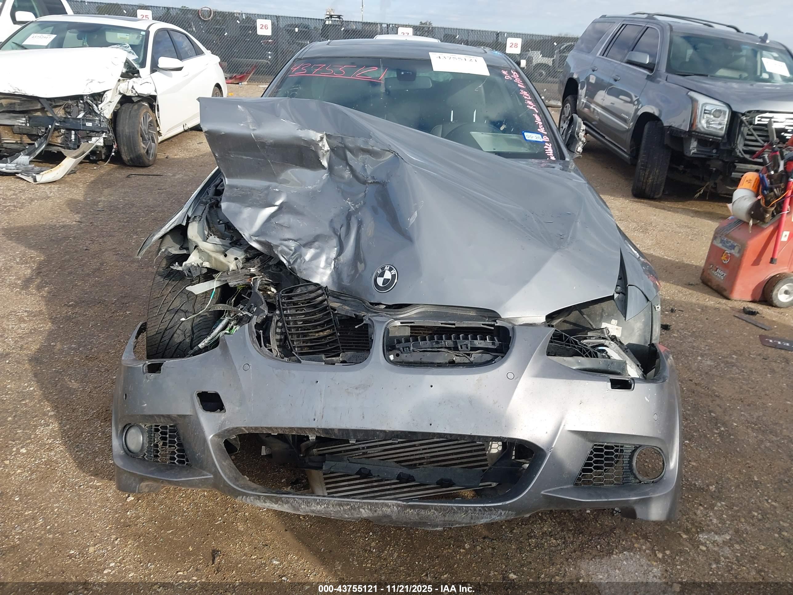 BMW 335I image 6