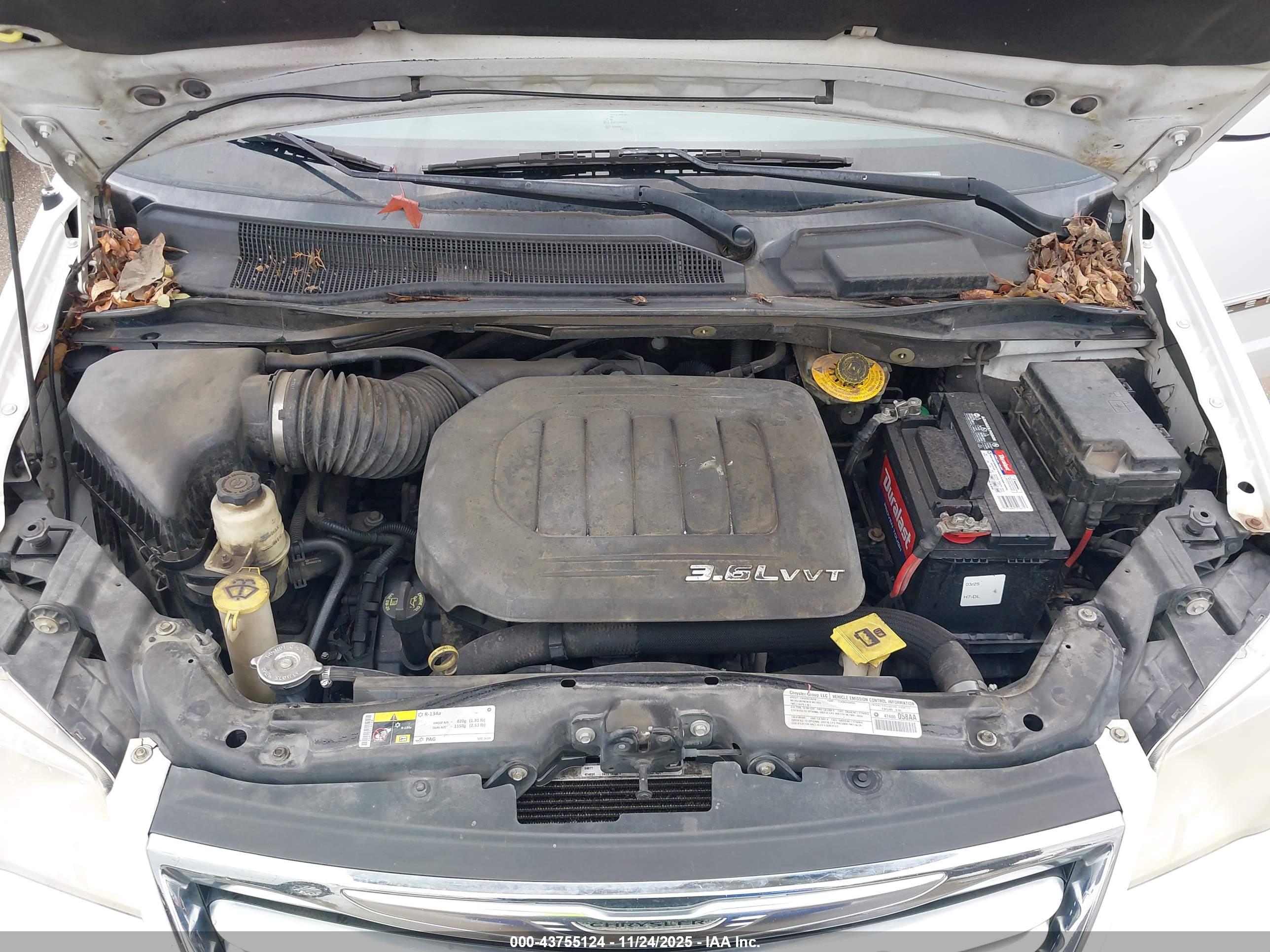 CHRYSLER TOWN image 10