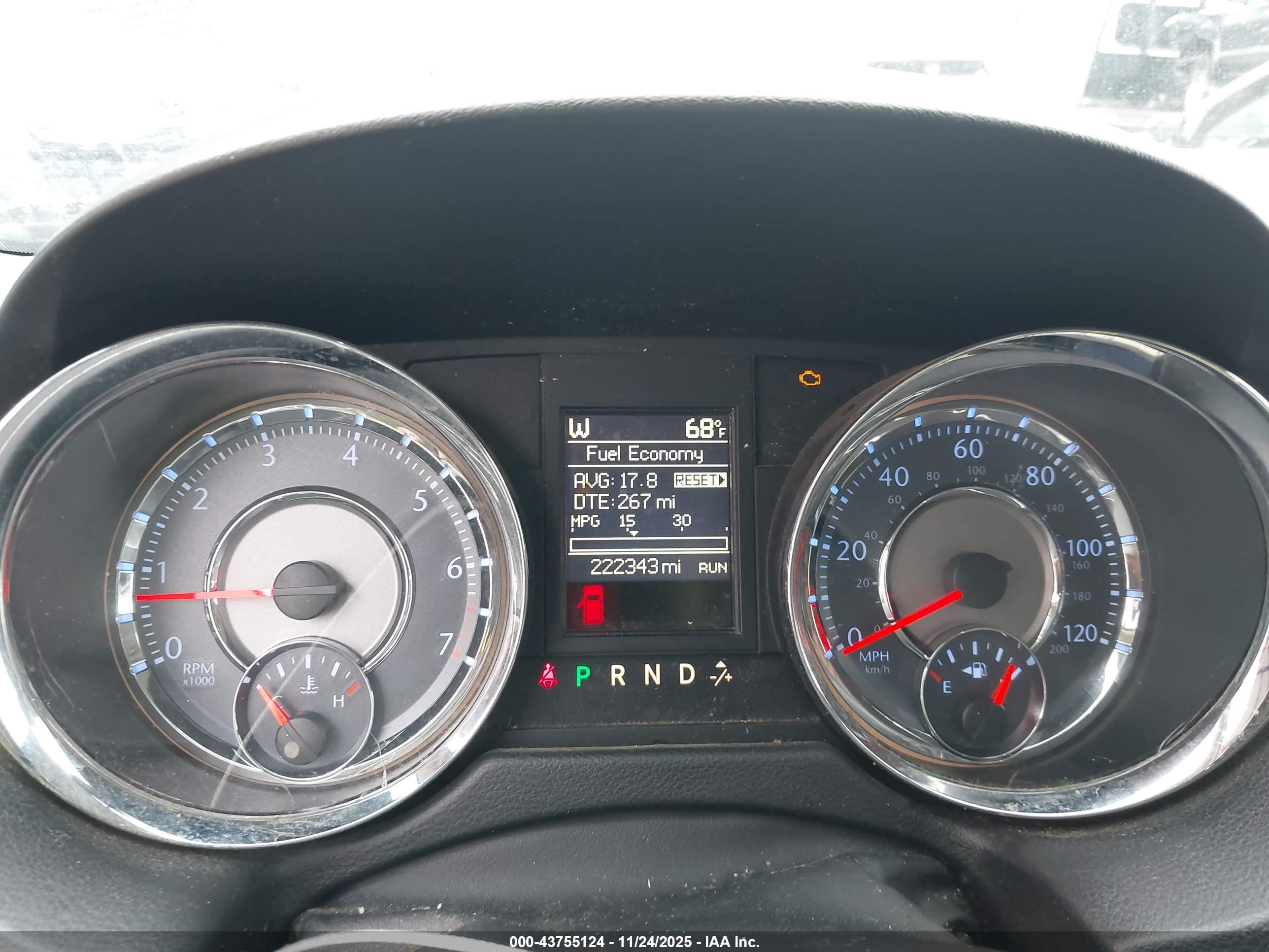 CHRYSLER TOWN image 7