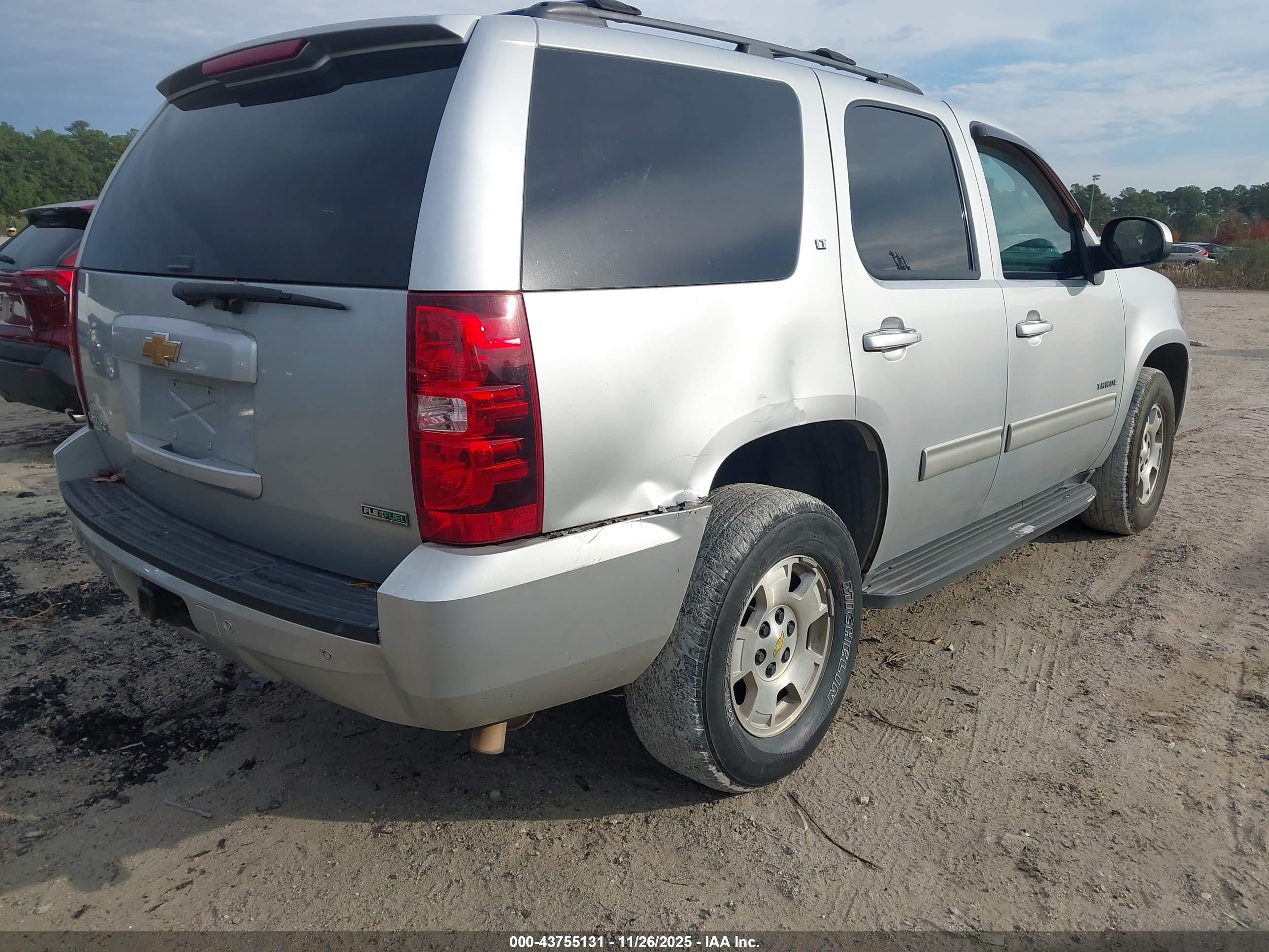 CHEVROLET TAHOE image 4