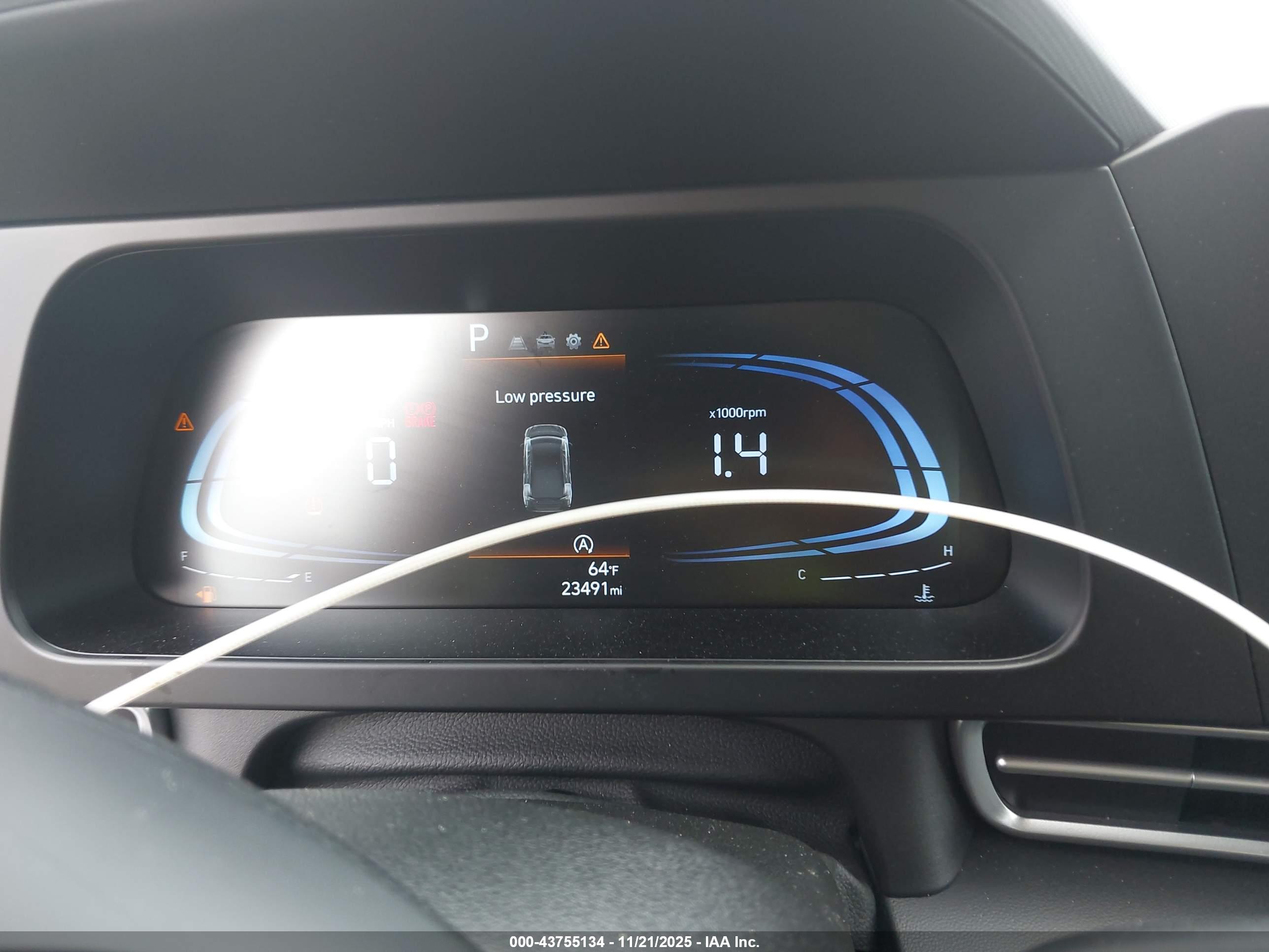 HYUNDAI ELANTRA image 7