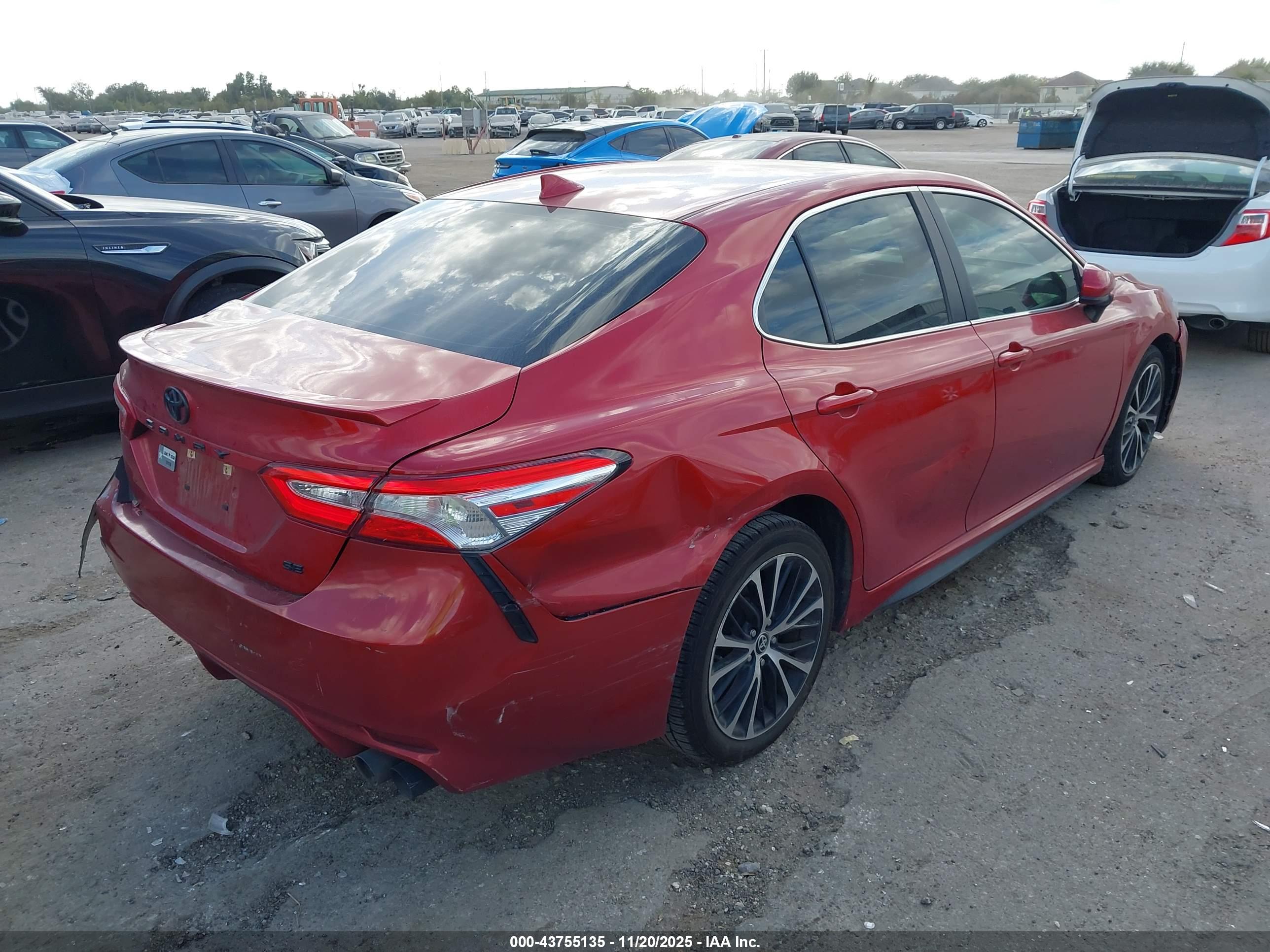 TOYOTA CAMRY image 4