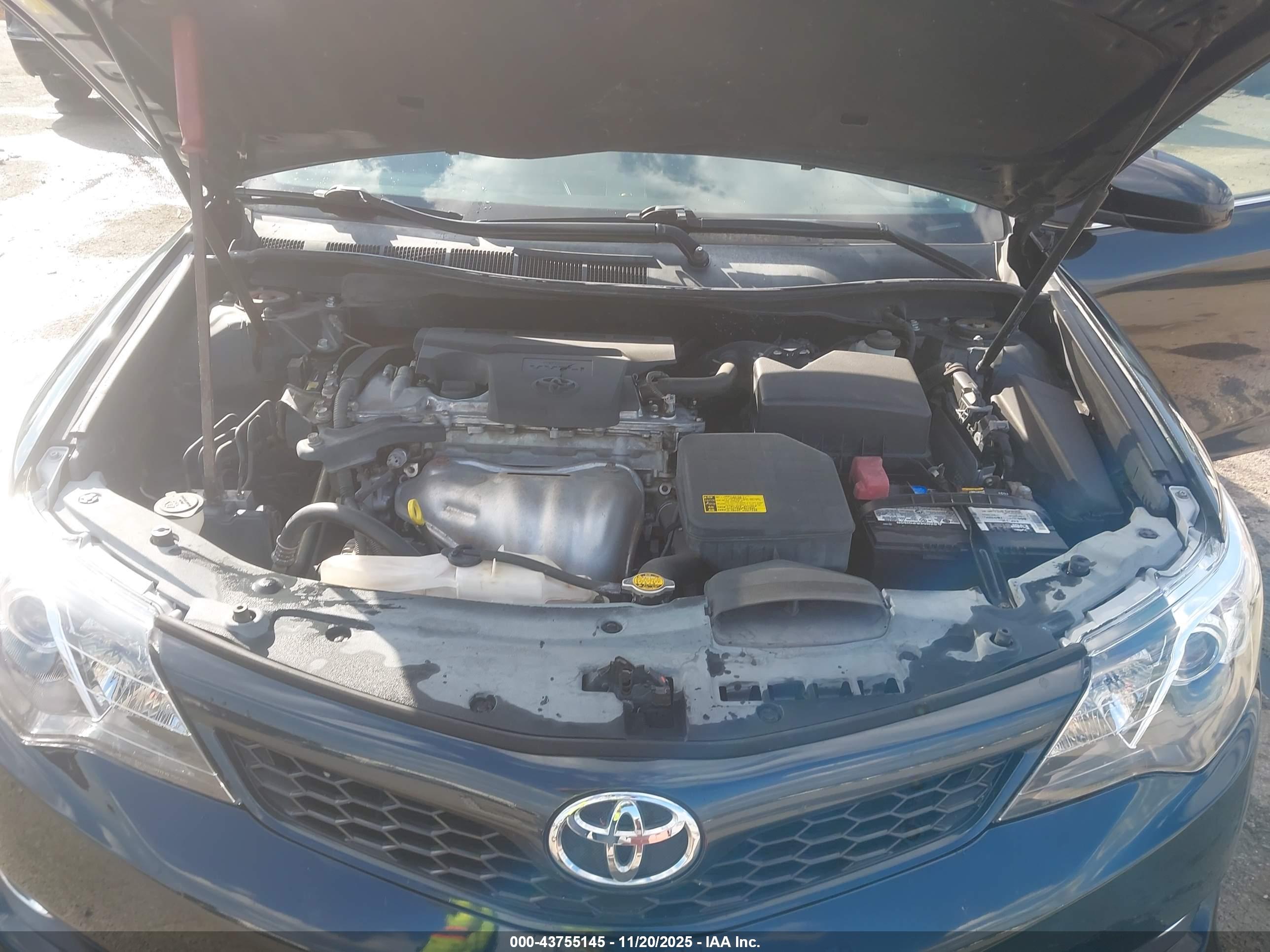 TOYOTA CAMRY image 10