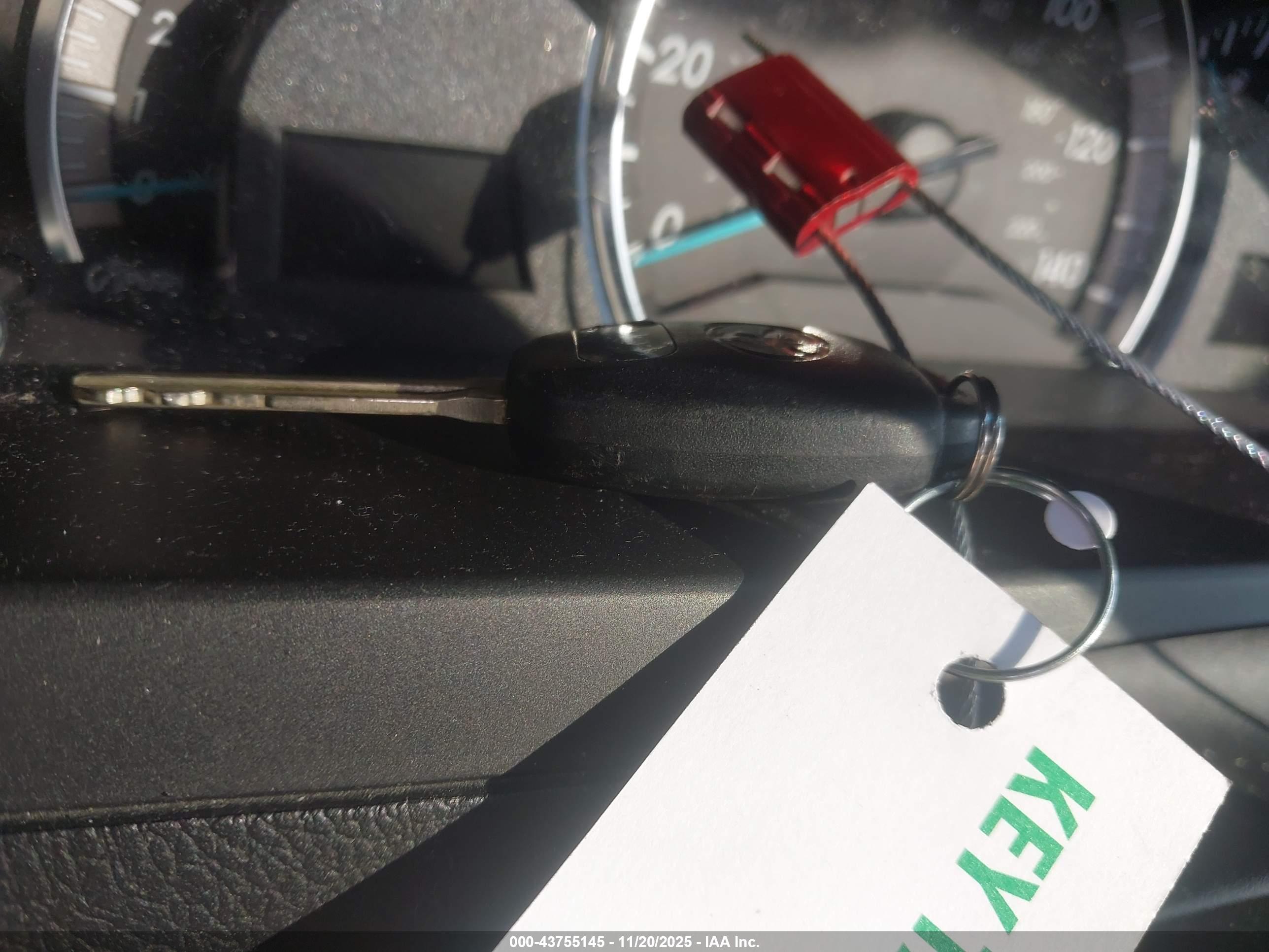 TOYOTA CAMRY image 11