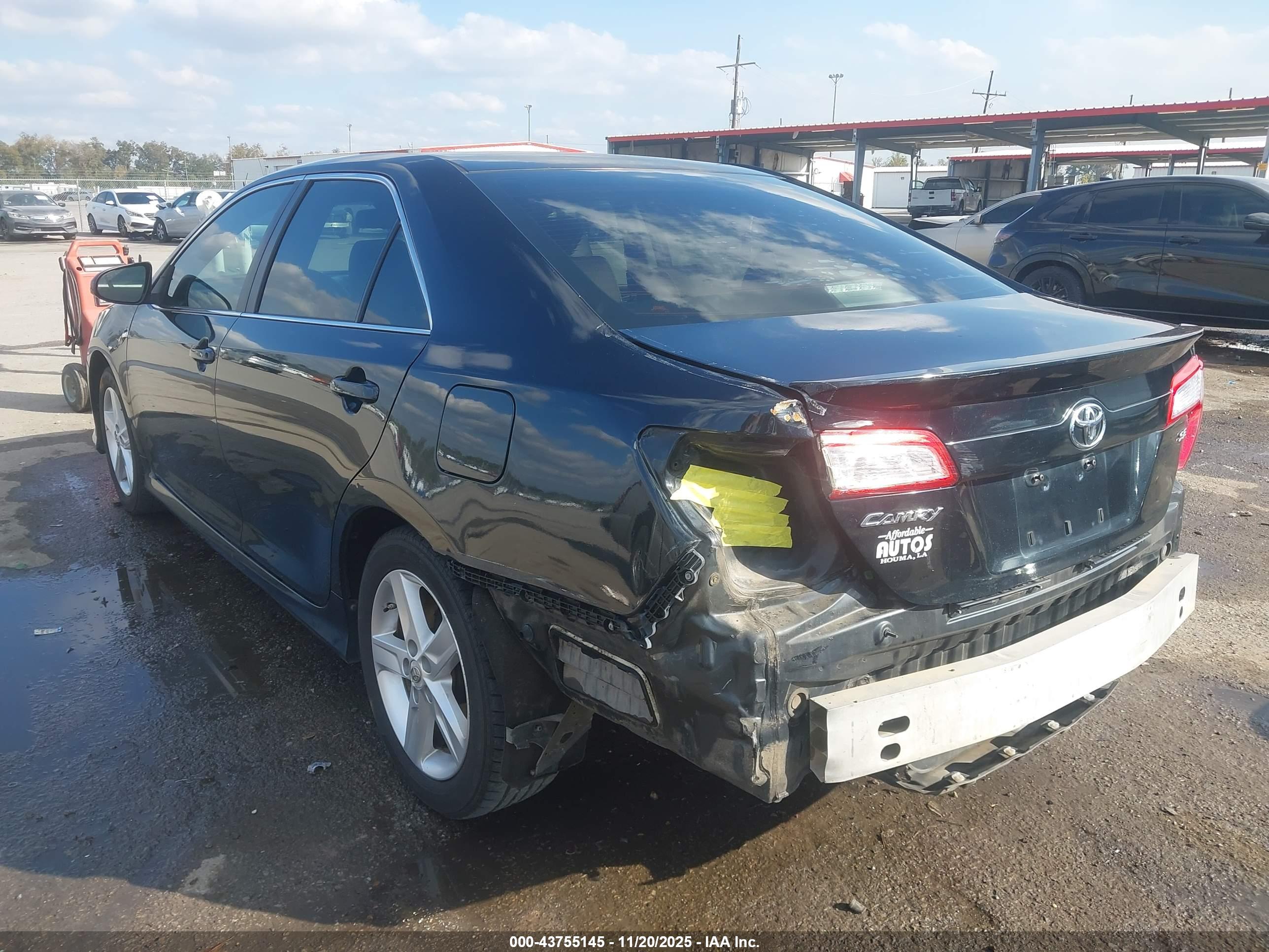 TOYOTA CAMRY image 3